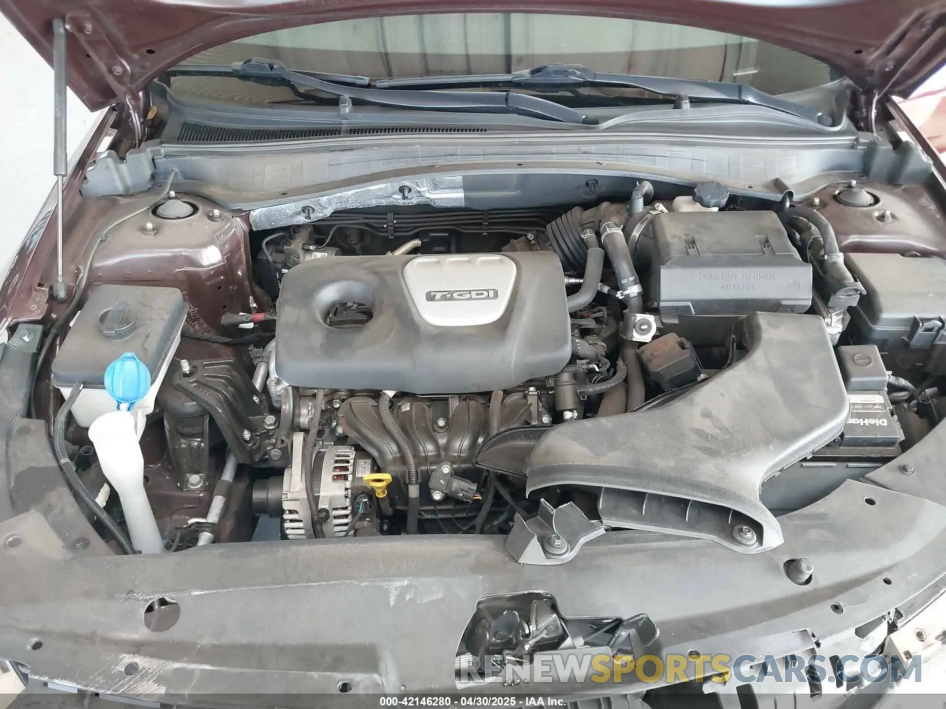 10 Photograph of a damaged car 5XXGU4L1XKG302900 KIA OPTIMA 2019
