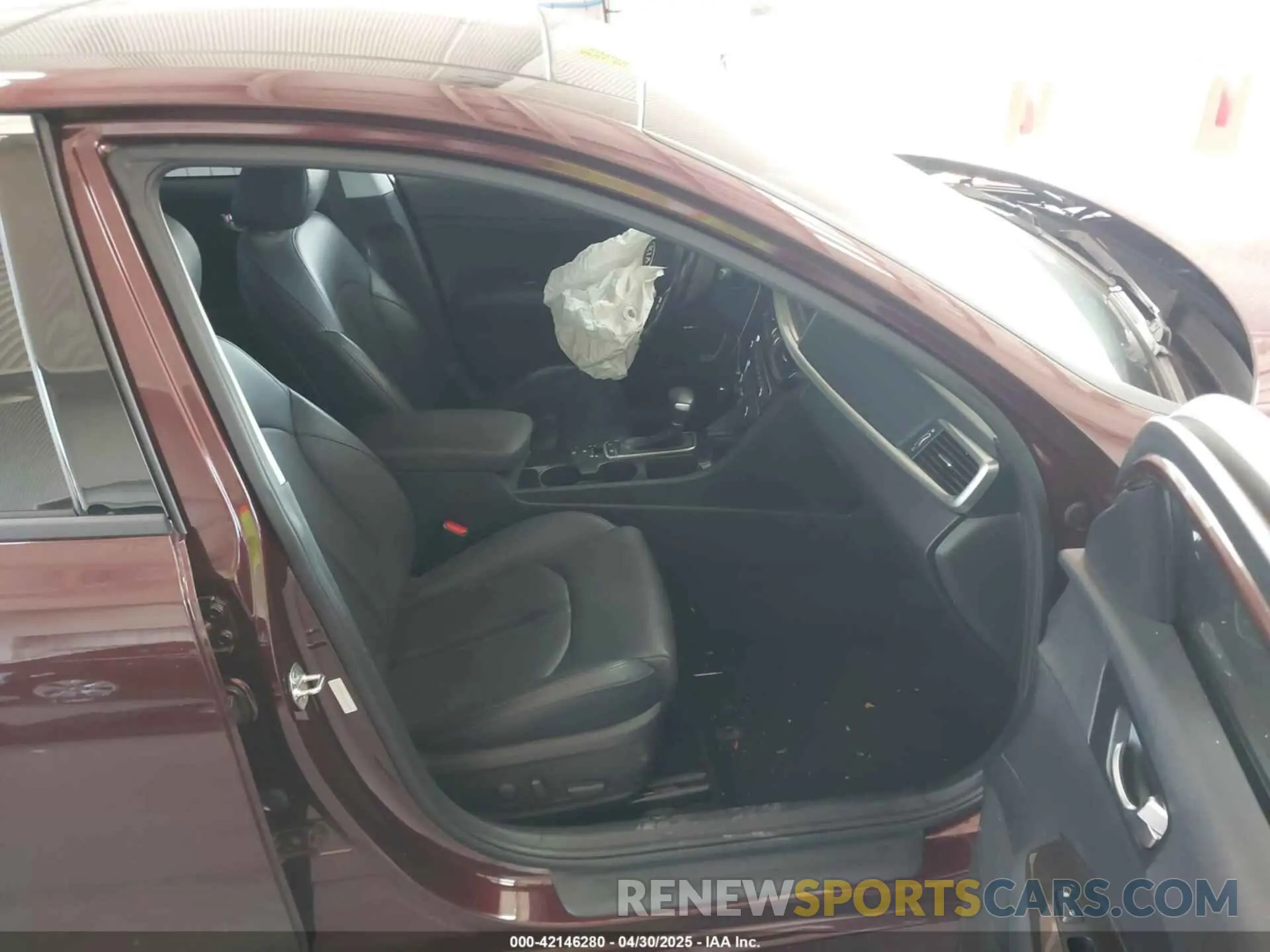5 Photograph of a damaged car 5XXGU4L1XKG302900 KIA OPTIMA 2019
