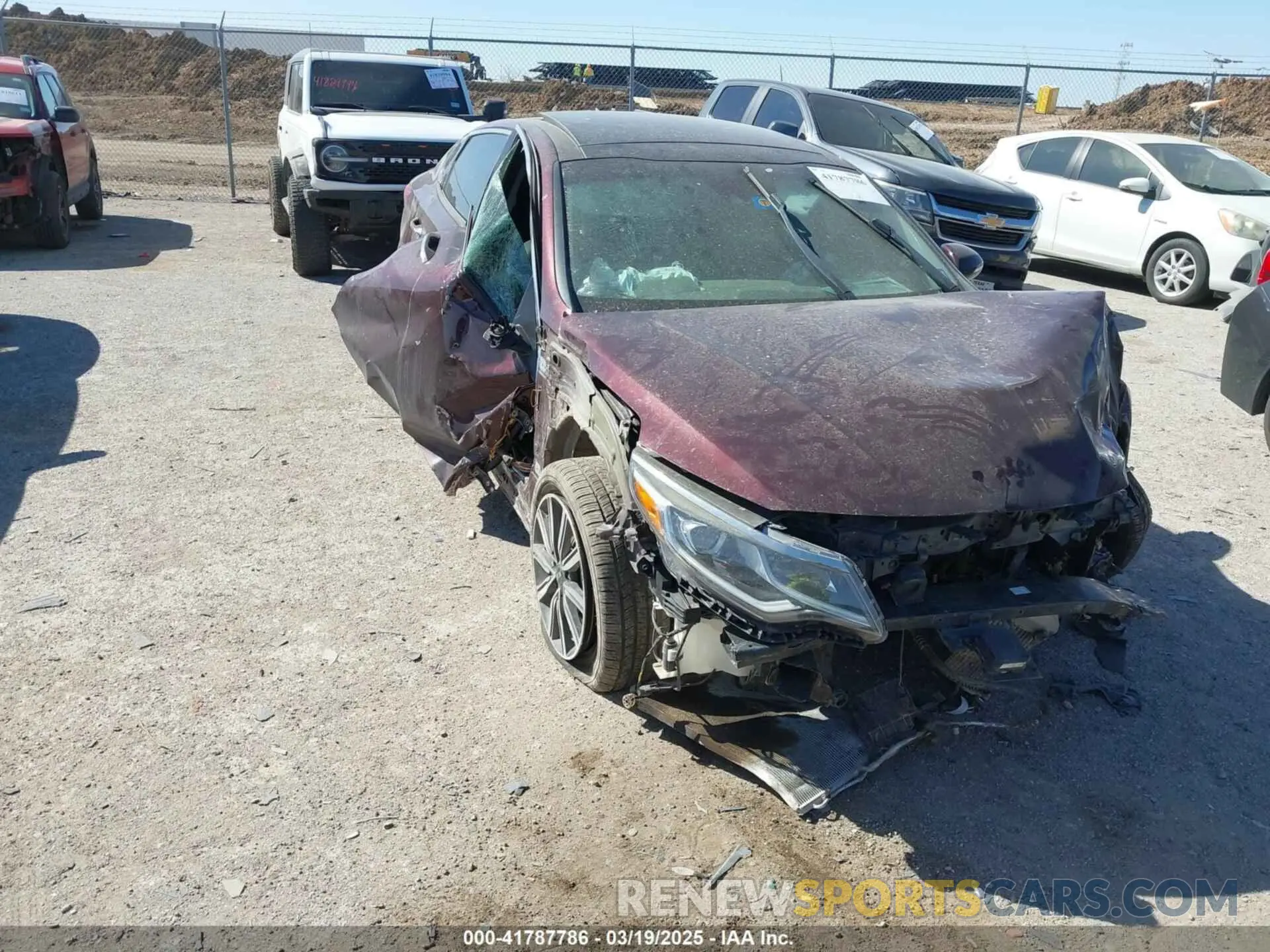 1 Photograph of a damaged car 5XXGU4L1XKG342572 KIA OPTIMA 2019