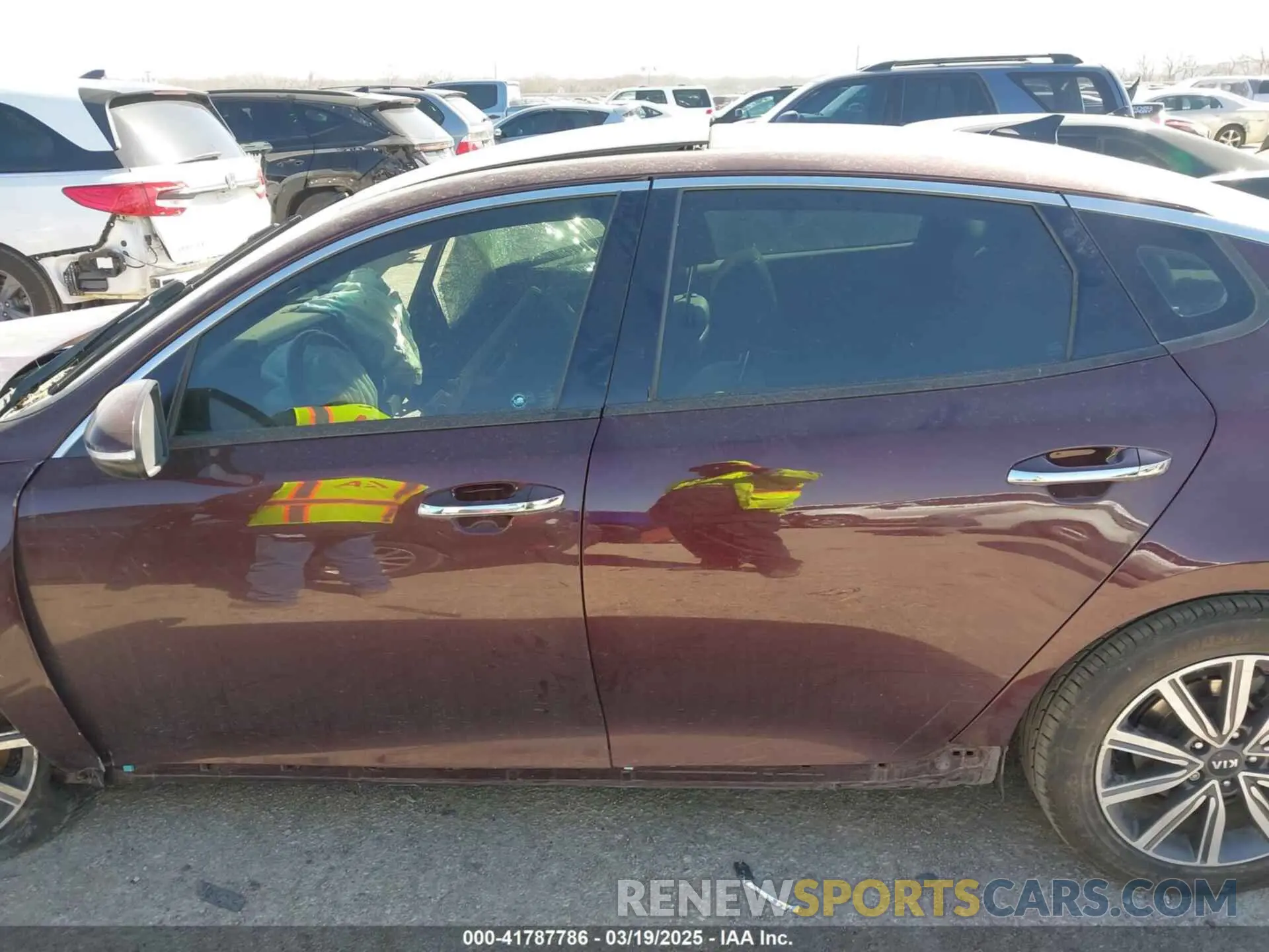 13 Photograph of a damaged car 5XXGU4L1XKG342572 KIA OPTIMA 2019