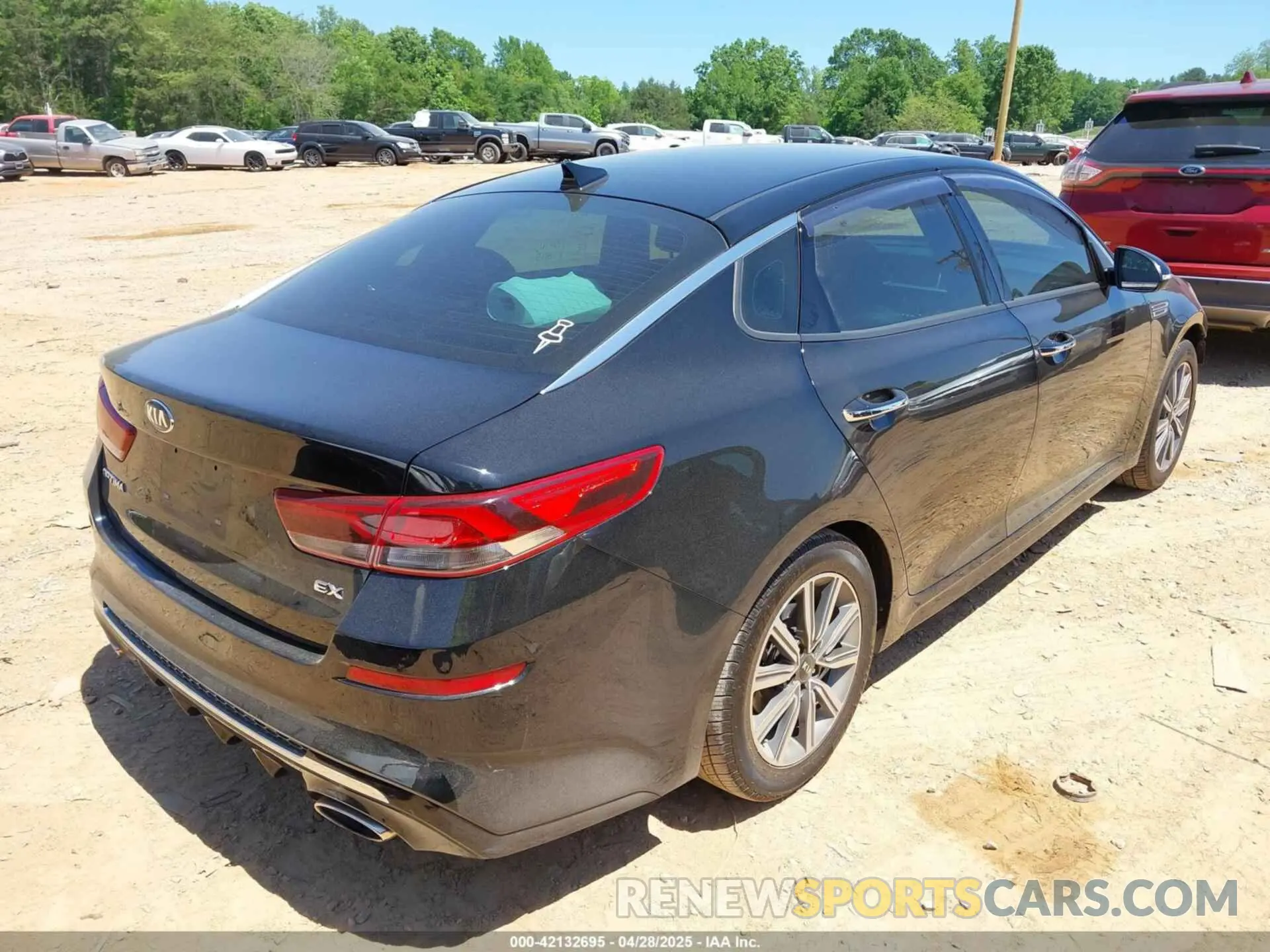 4 Photograph of a damaged car 5XXGU4L1XKG373613 KIA OPTIMA 2019