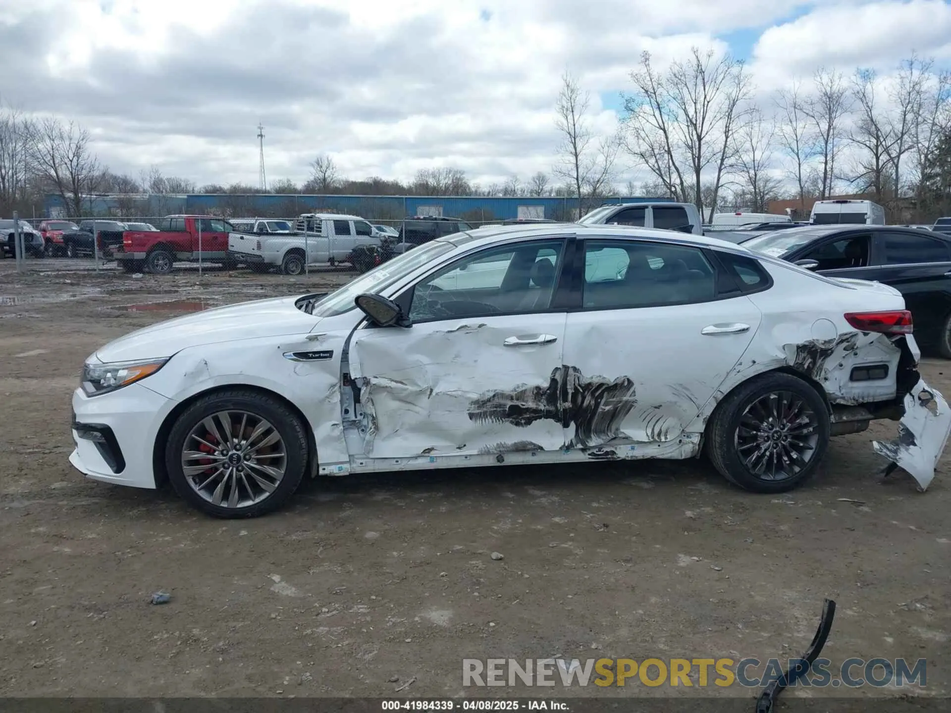 14 Photograph of a damaged car 5XXGV4L20KG310302 KIA OPTIMA 2019