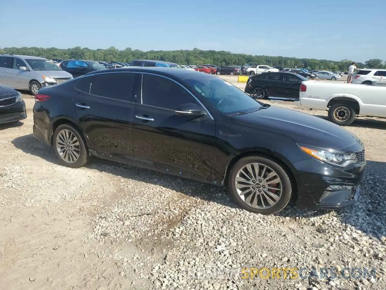4 Photograph of a damaged car 5XXGV4L20KG313832 KIA OPTIMA 2019