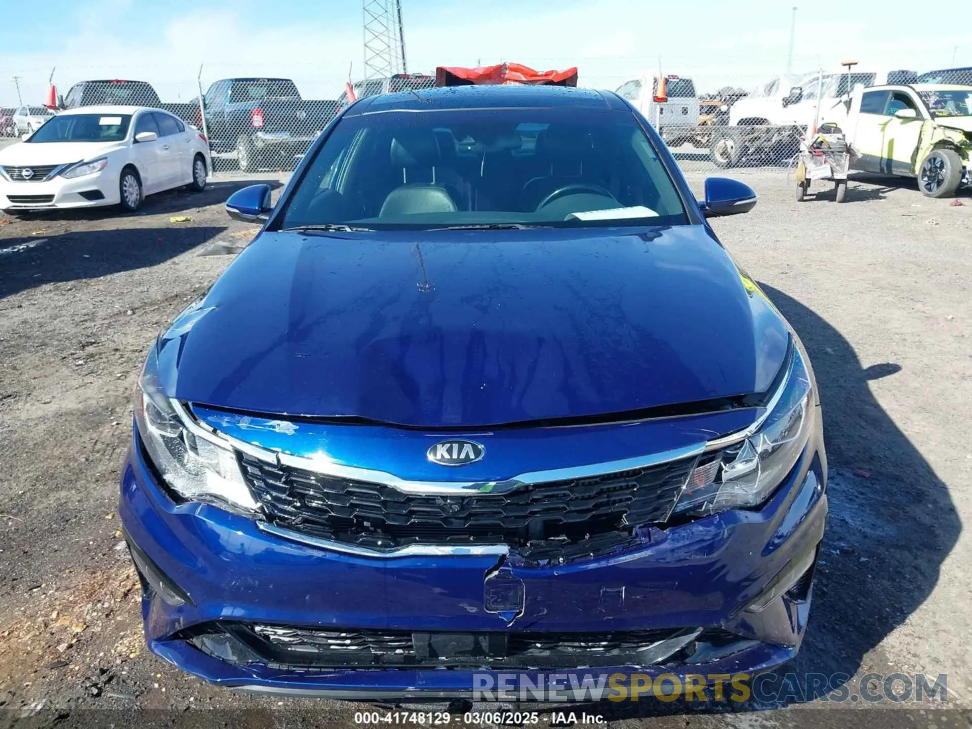 12 Photograph of a damaged car 5XXGV4L21KG306632 KIA OPTIMA 2019