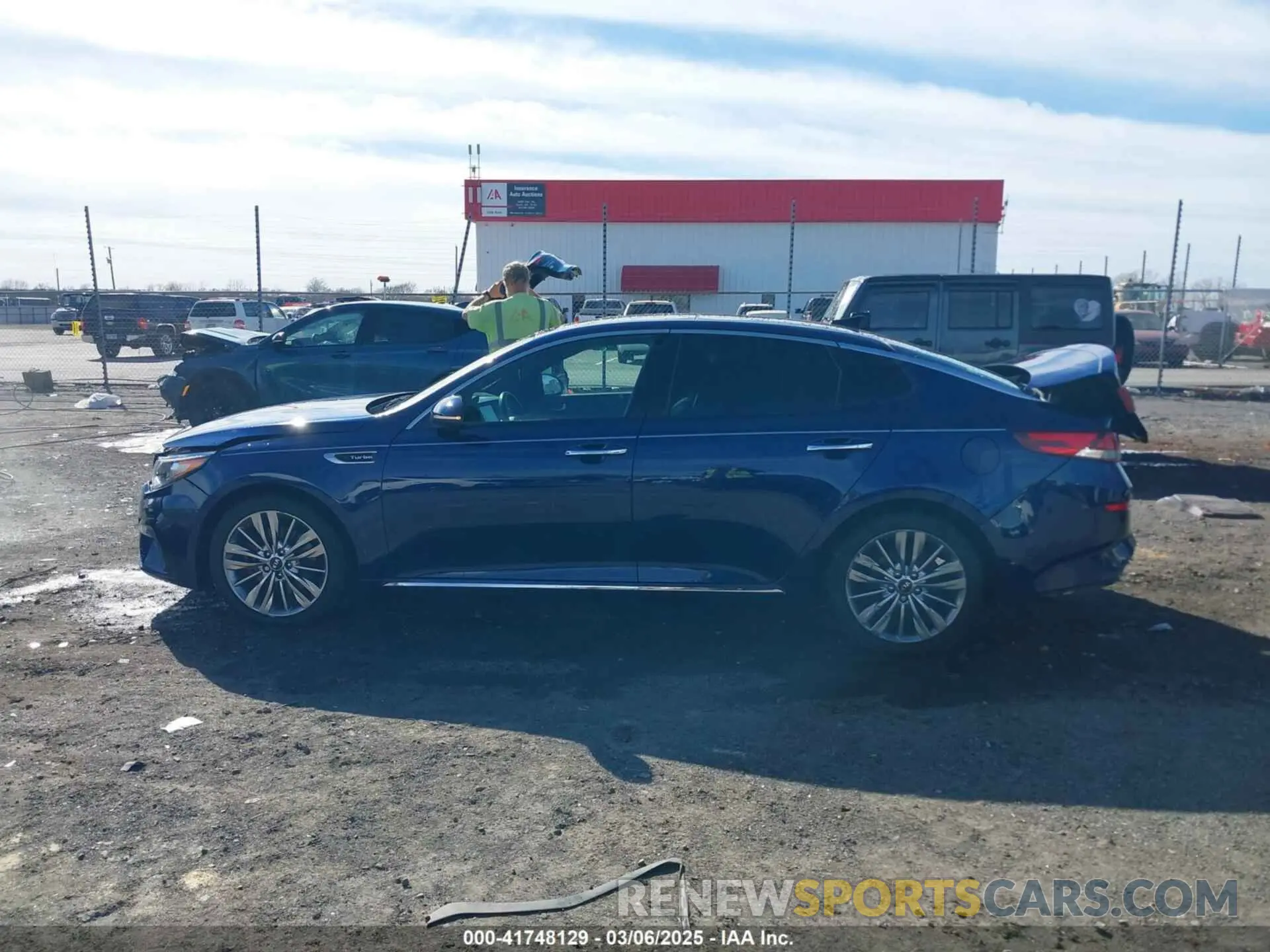 14 Photograph of a damaged car 5XXGV4L21KG306632 KIA OPTIMA 2019