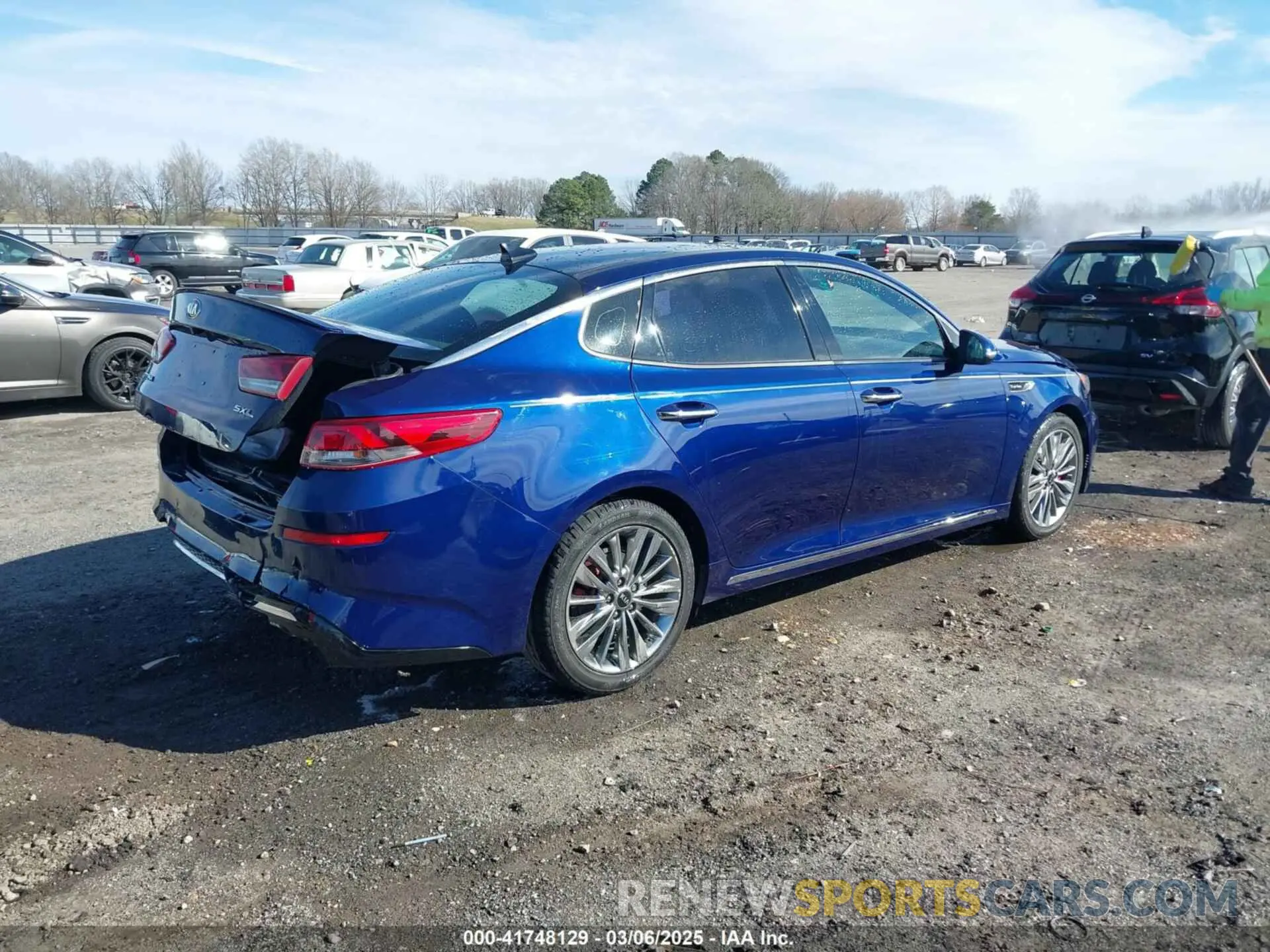 4 Photograph of a damaged car 5XXGV4L21KG306632 KIA OPTIMA 2019