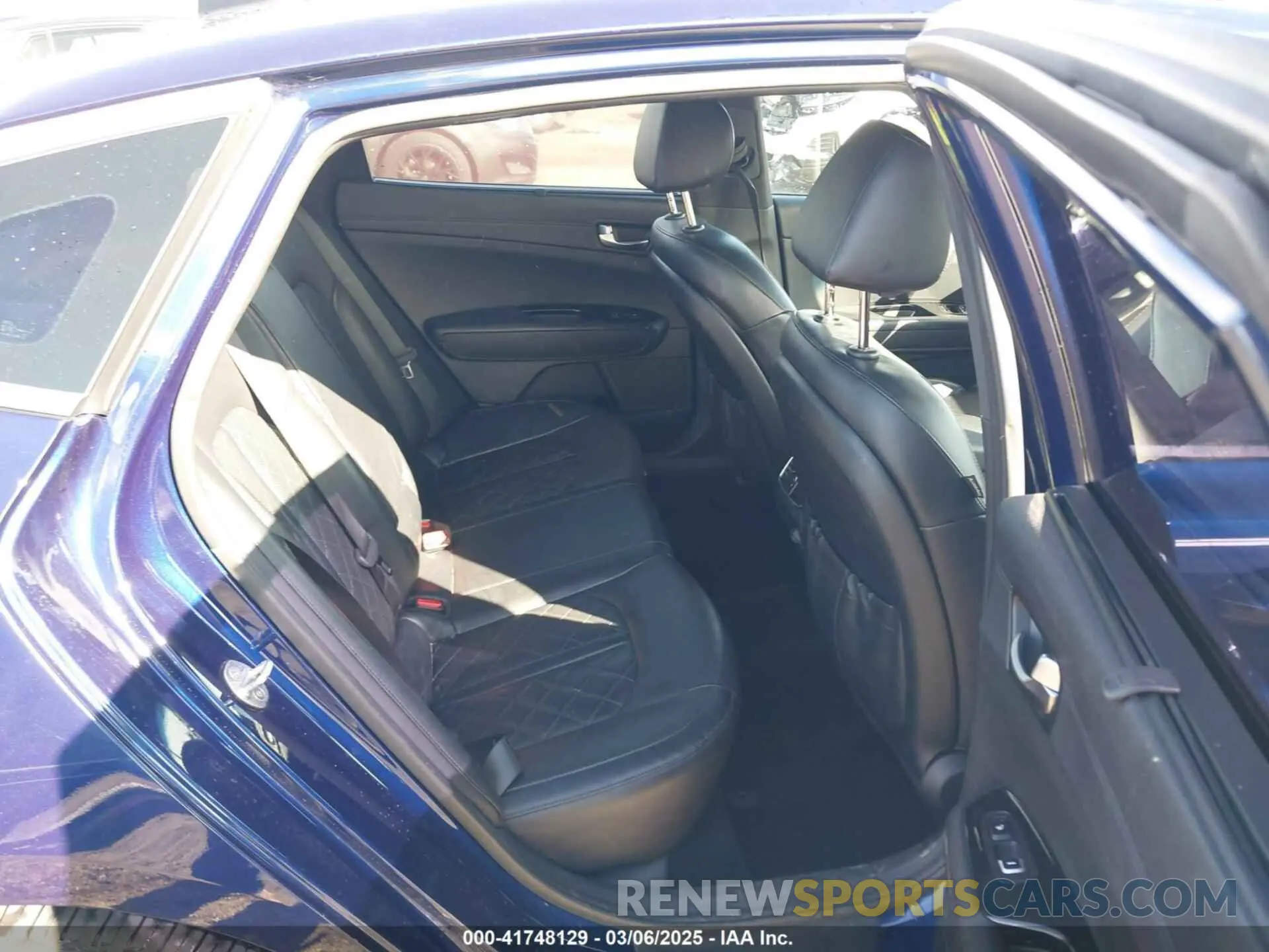 8 Photograph of a damaged car 5XXGV4L21KG306632 KIA OPTIMA 2019