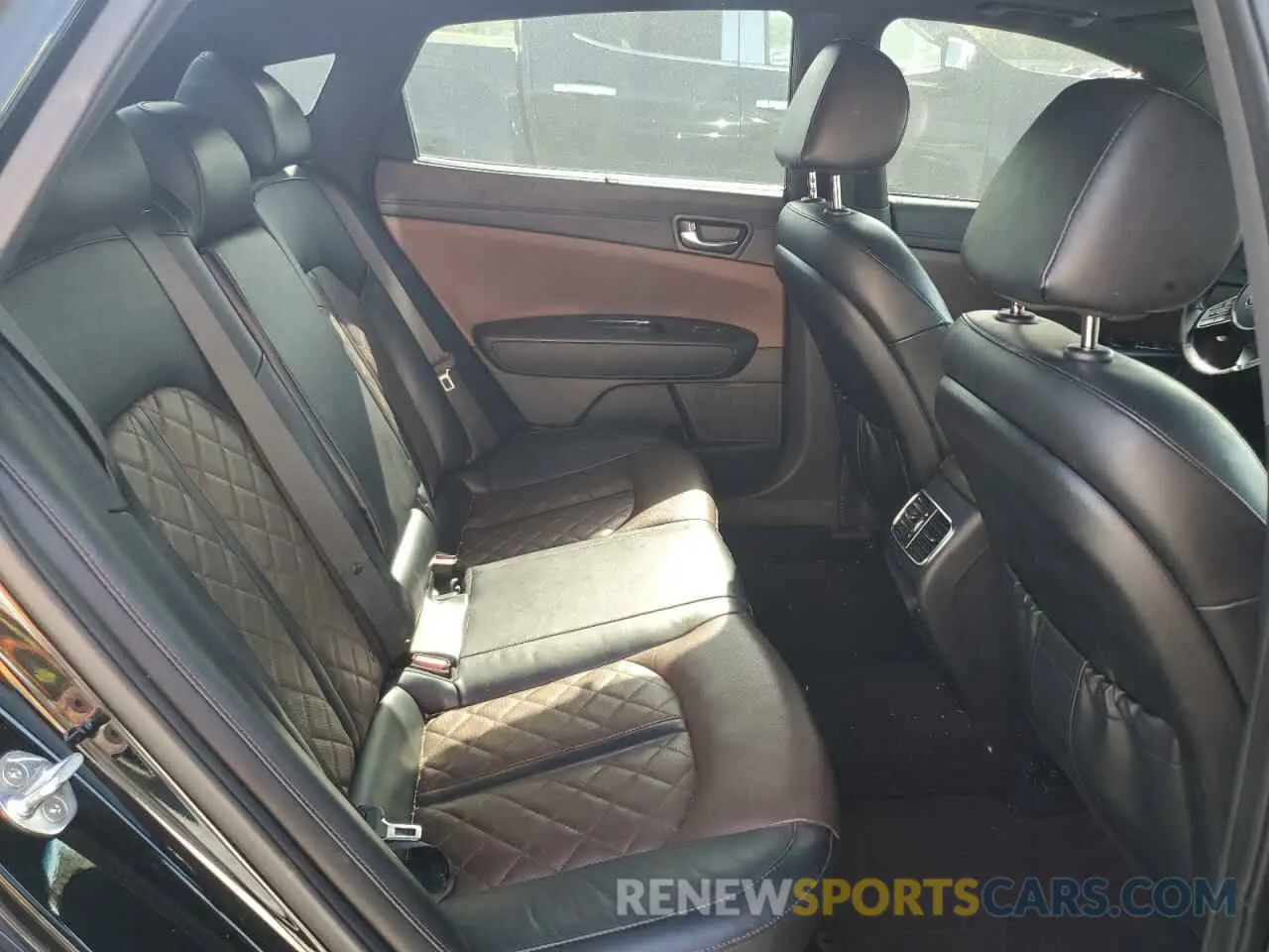 10 Photograph of a damaged car 5XXGV4L23KG319608 KIA OPTIMA 2019