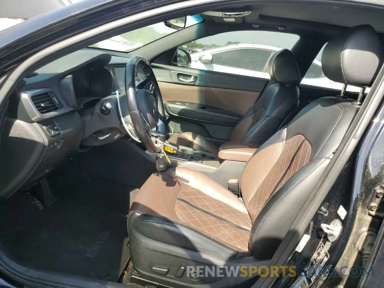 7 Photograph of a damaged car 5XXGV4L23KG319608 KIA OPTIMA 2019