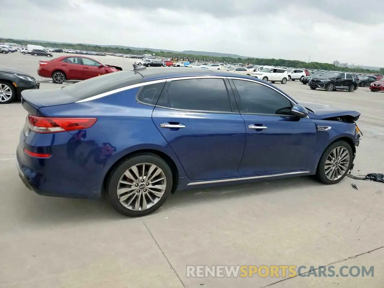 3 Photograph of a damaged car 5XXGV4L26KG304231 KIA OPTIMA 2019