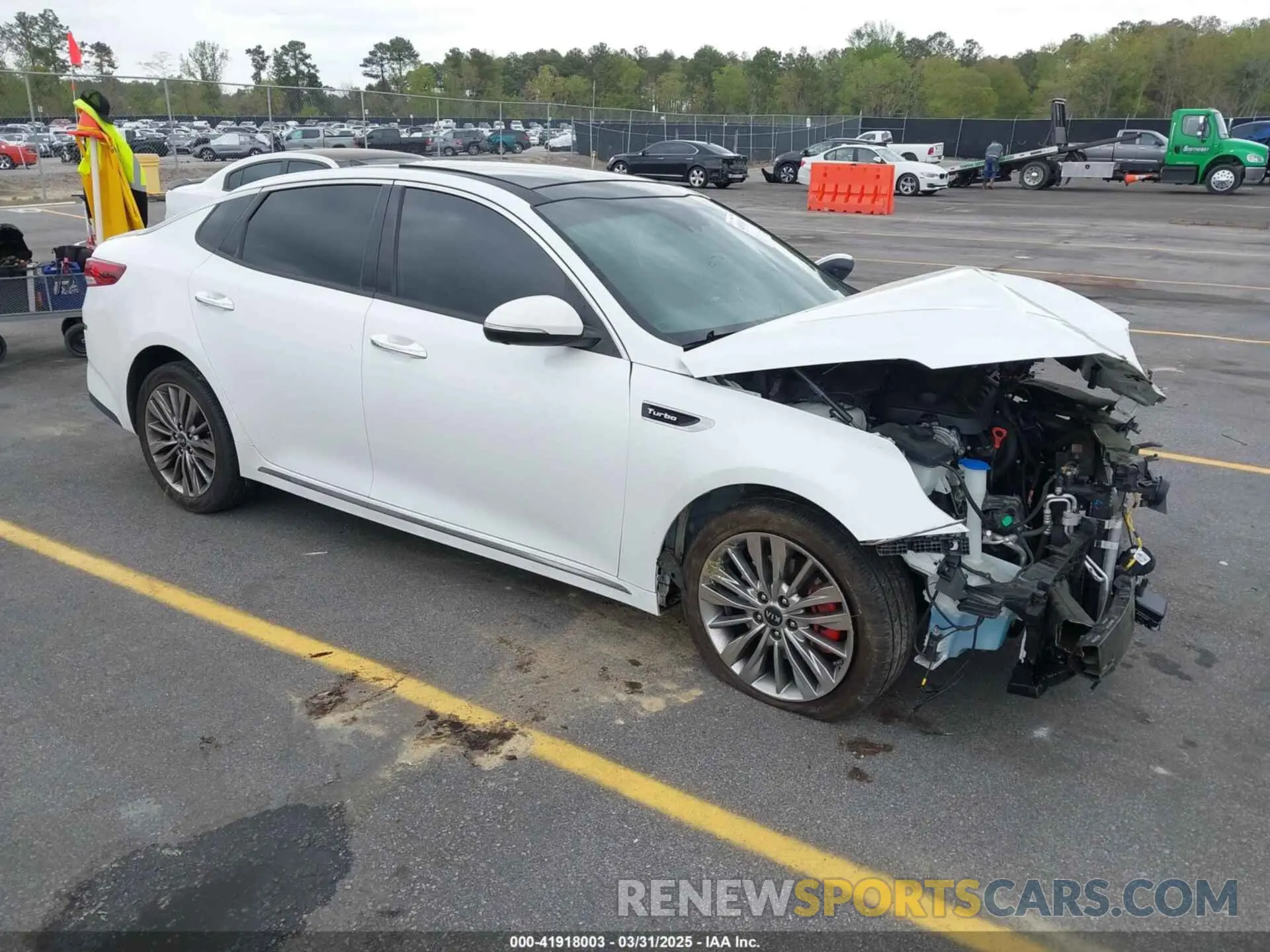1 Photograph of a damaged car 5XXGV4L27KG348223 KIA OPTIMA 2019