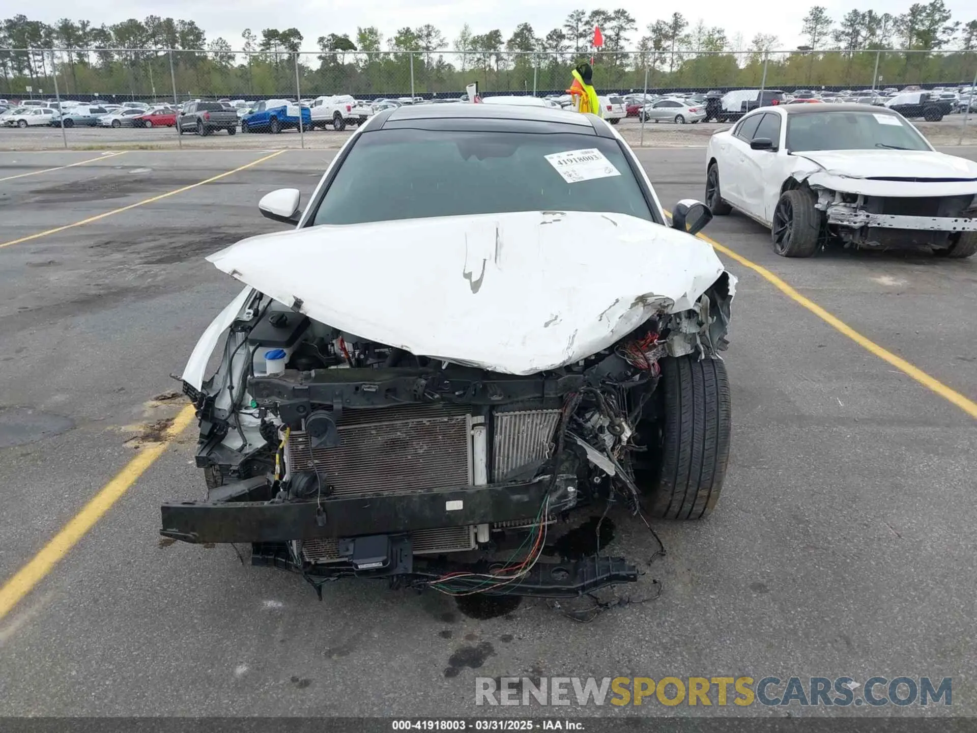 11 Photograph of a damaged car 5XXGV4L27KG348223 KIA OPTIMA 2019