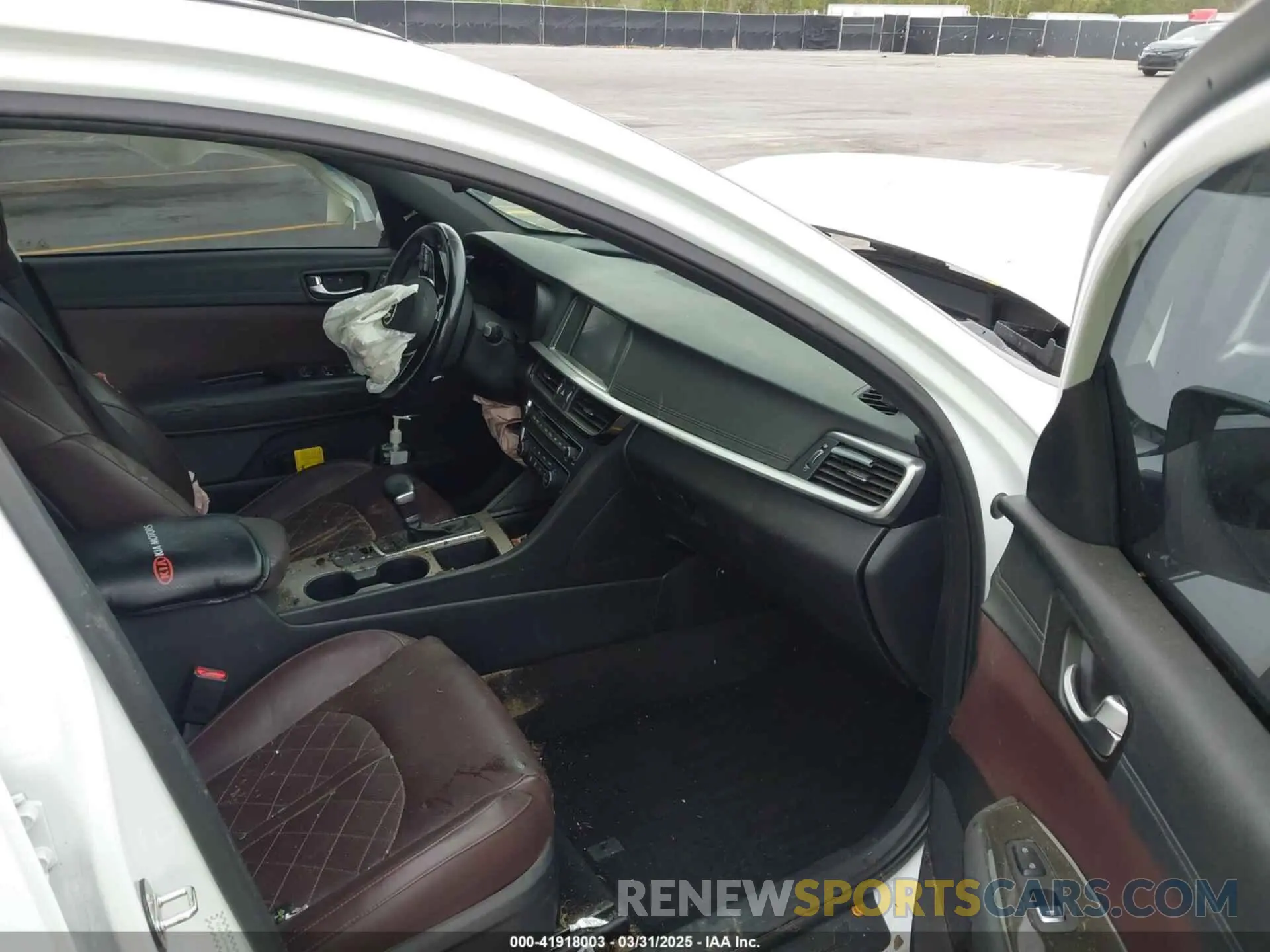 5 Photograph of a damaged car 5XXGV4L27KG348223 KIA OPTIMA 2019
