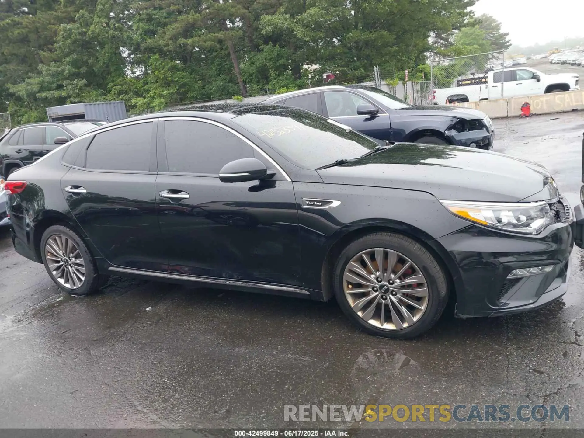 13 Photograph of a damaged car 5XXGV4L28KG306871 KIA OPTIMA 2019