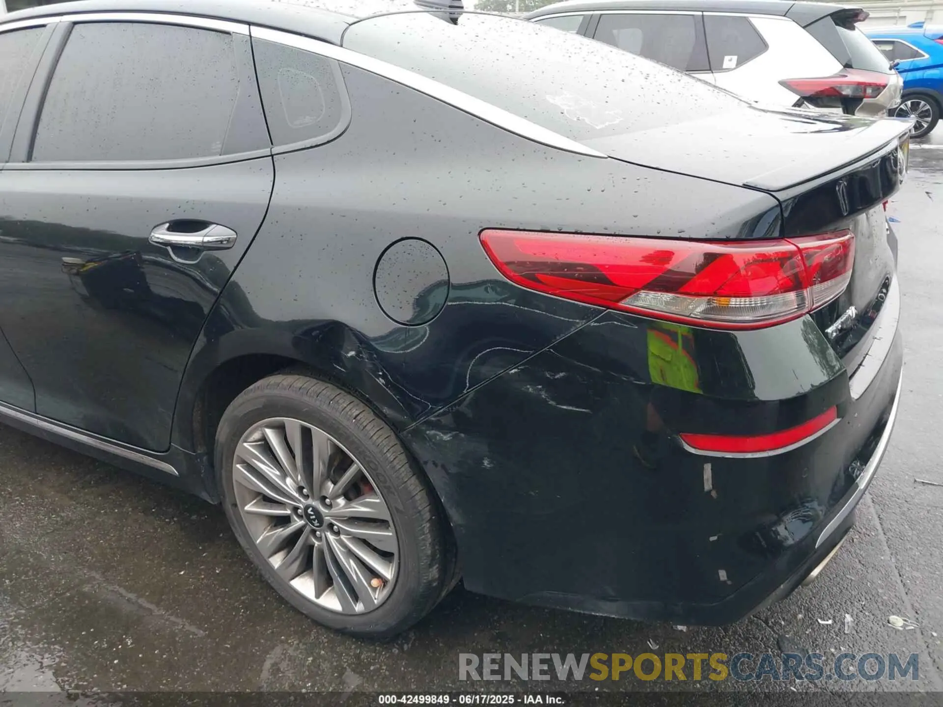 18 Photograph of a damaged car 5XXGV4L28KG306871 KIA OPTIMA 2019
