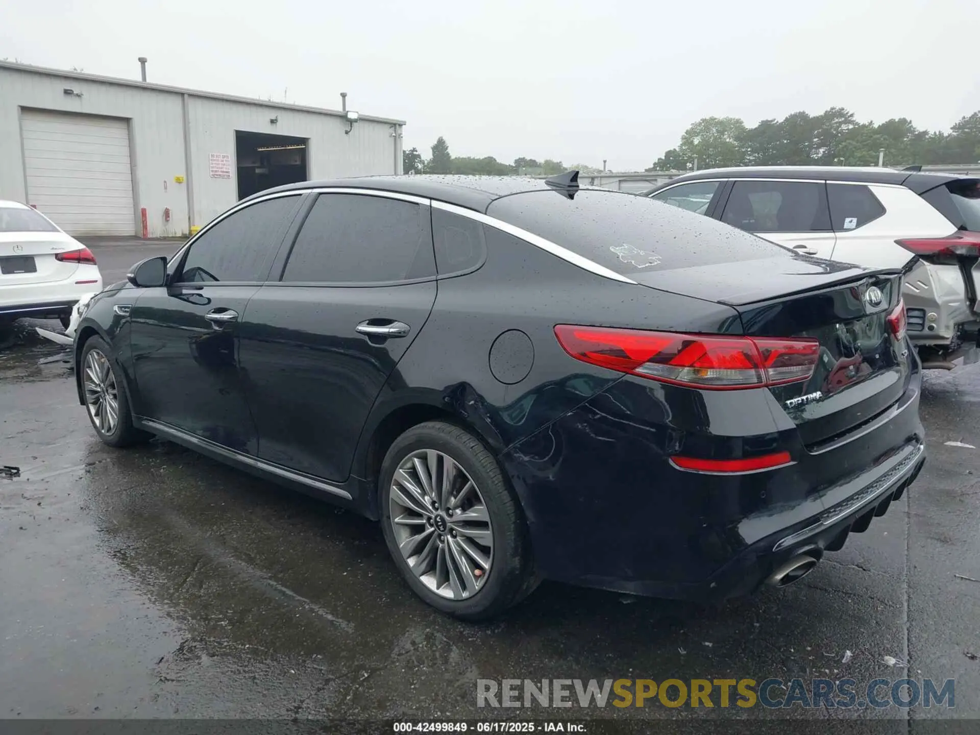 3 Photograph of a damaged car 5XXGV4L28KG306871 KIA OPTIMA 2019