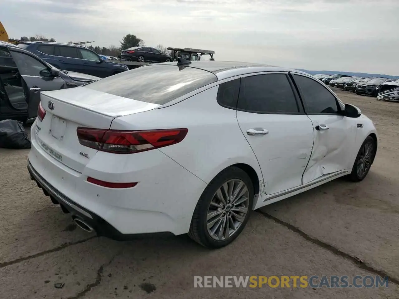 3 Photograph of a damaged car 5XXGV4L28KG325226 KIA OPTIMA 2019