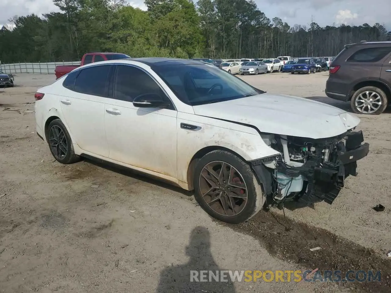 4 Photograph of a damaged car 5XXGW4L23KG310288 KIA OPTIMA 2019