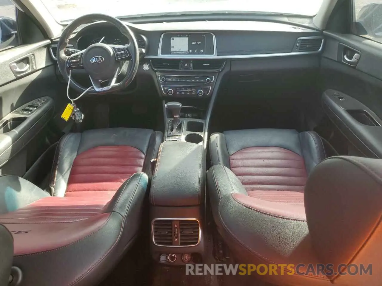 8 Photograph of a damaged car 5XXGW4L23KG310288 KIA OPTIMA 2019
