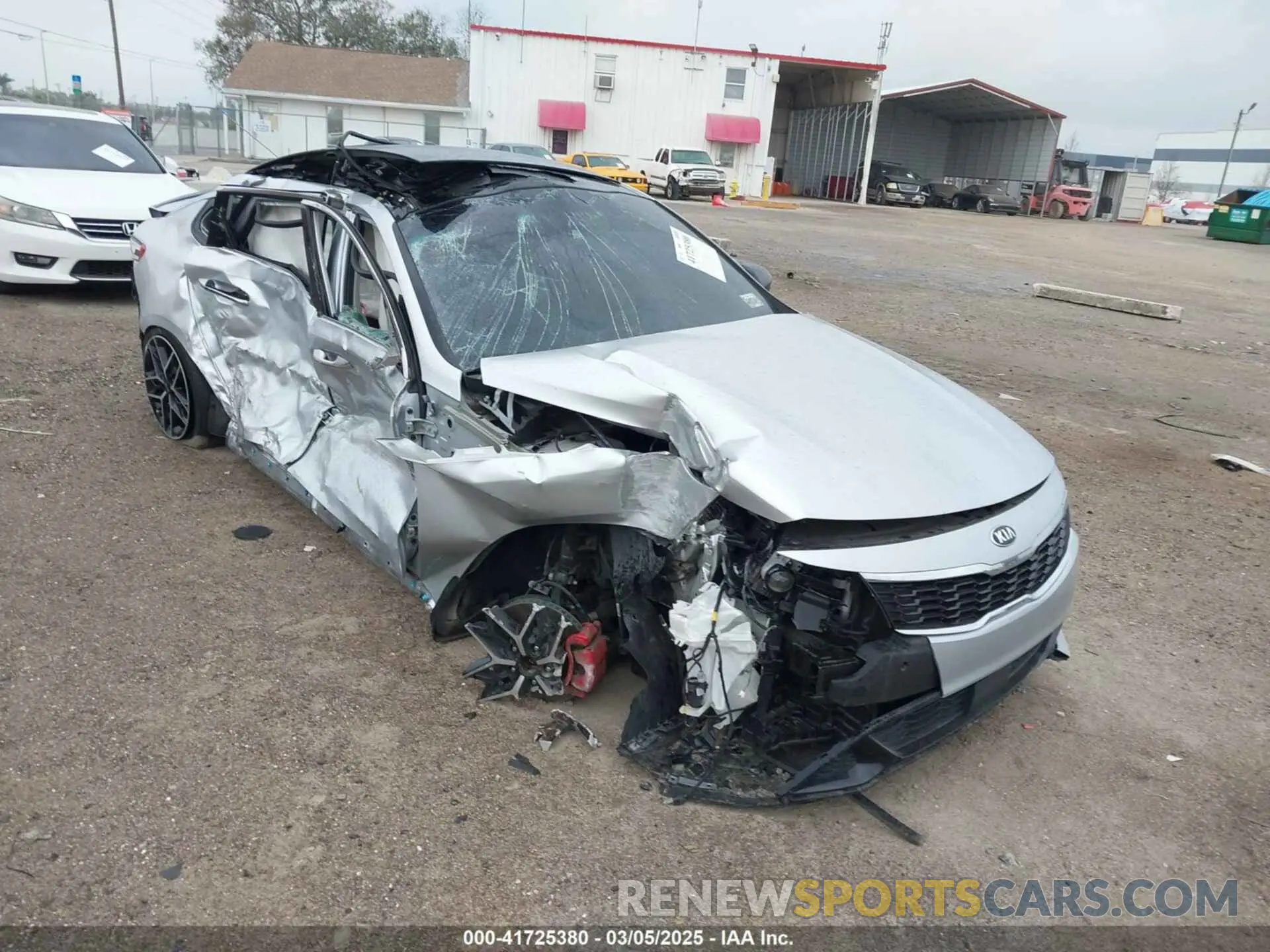 1 Photograph of a damaged car 5XXGW4L24KG290679 KIA OPTIMA 2019