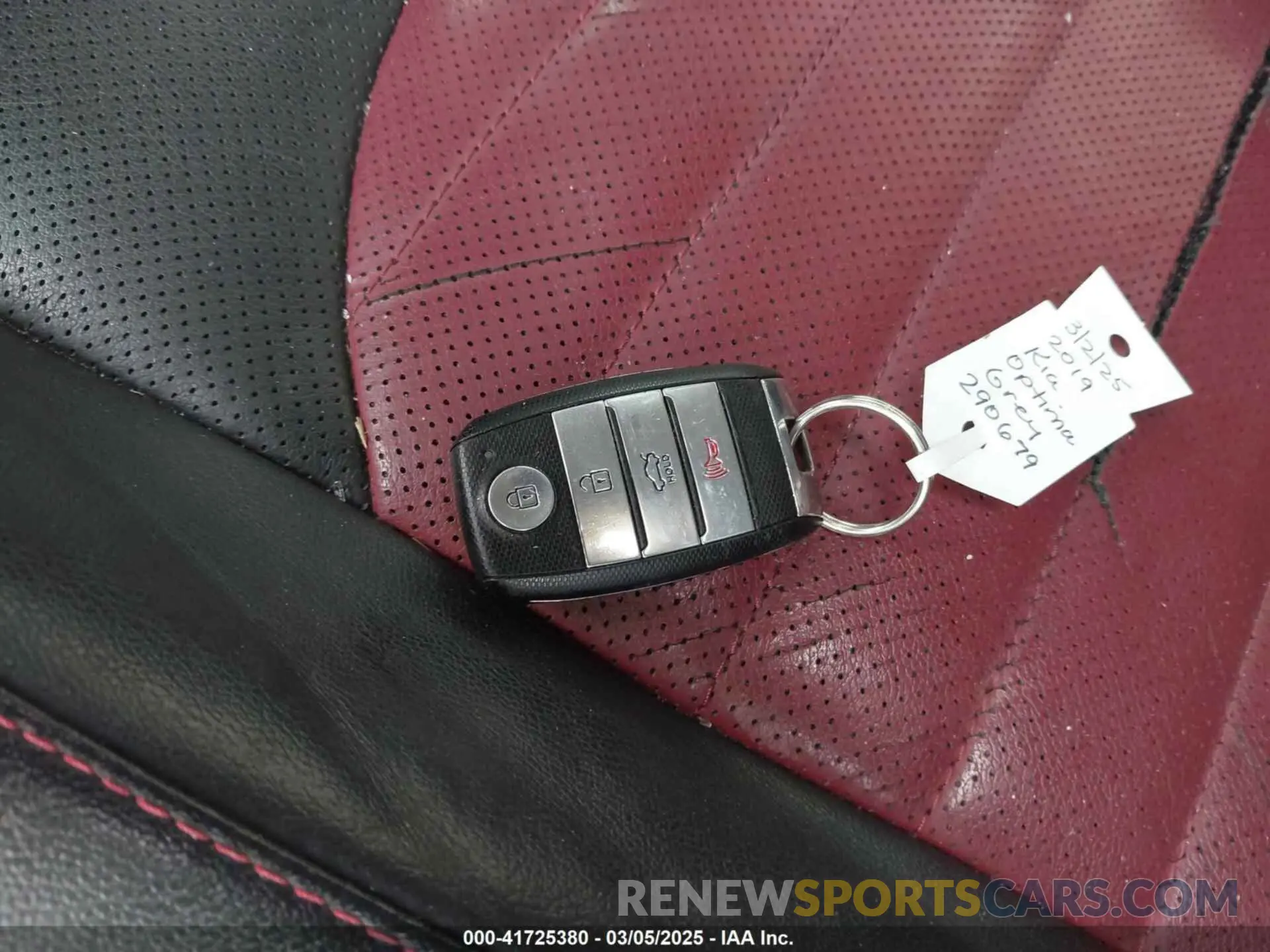 11 Photograph of a damaged car 5XXGW4L24KG290679 KIA OPTIMA 2019