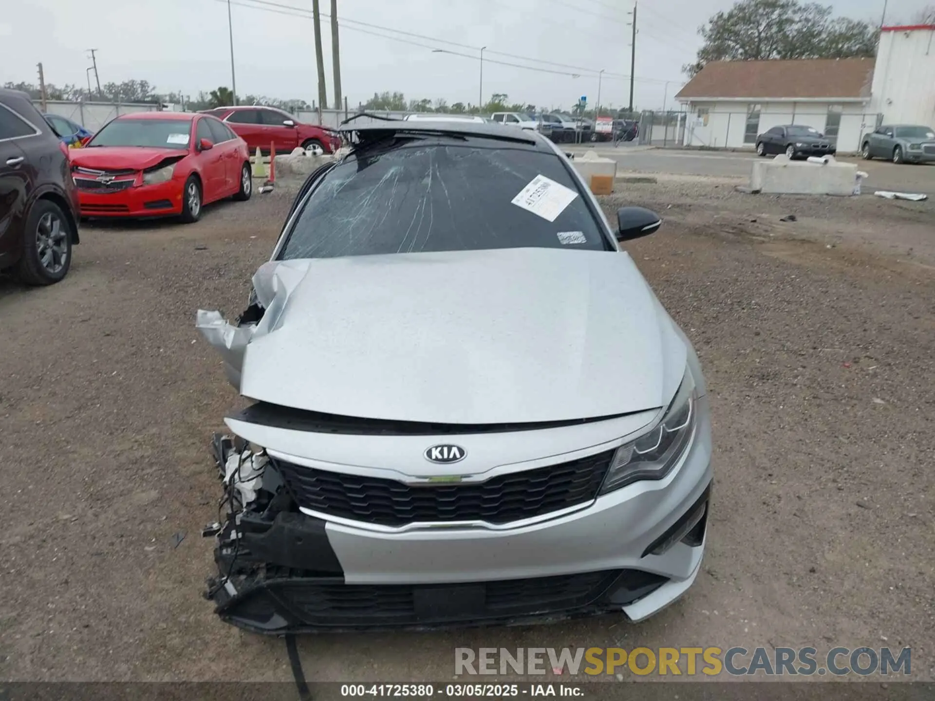 12 Photograph of a damaged car 5XXGW4L24KG290679 KIA OPTIMA 2019