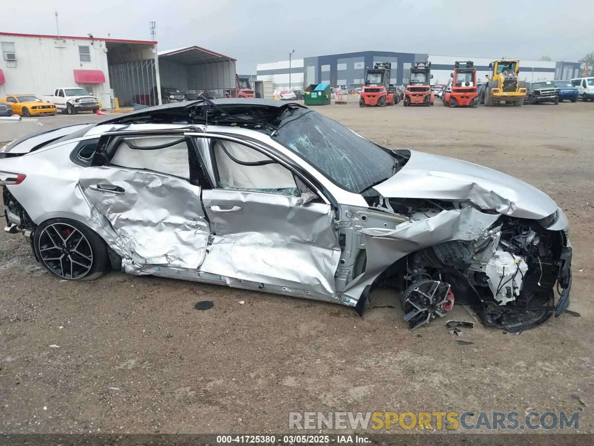 13 Photograph of a damaged car 5XXGW4L24KG290679 KIA OPTIMA 2019