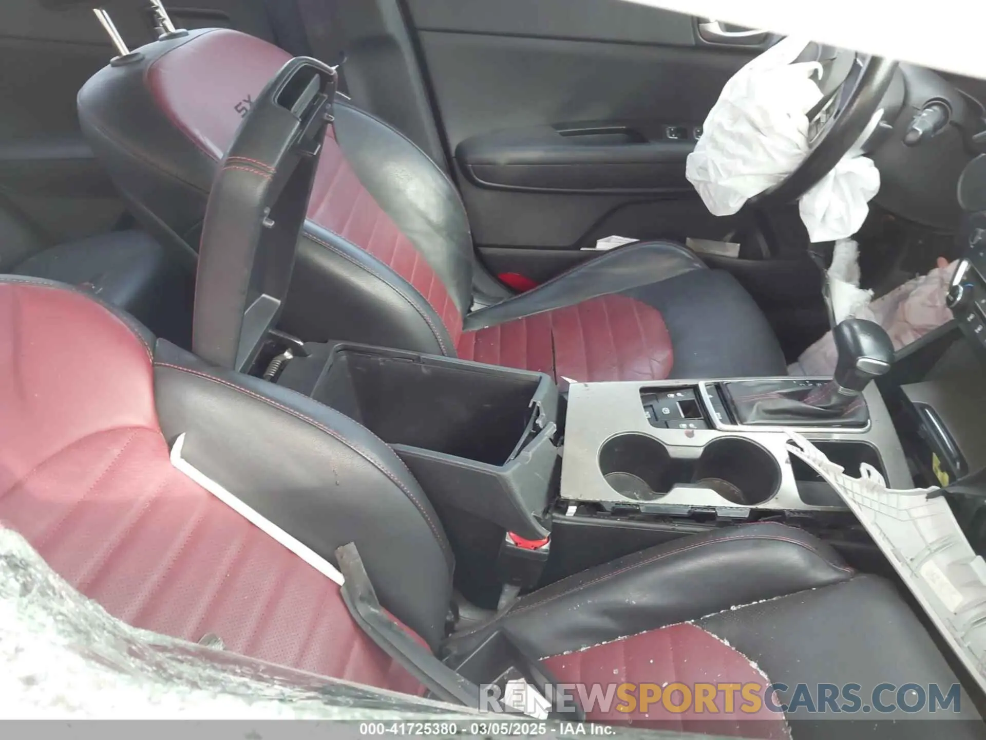 5 Photograph of a damaged car 5XXGW4L24KG290679 KIA OPTIMA 2019