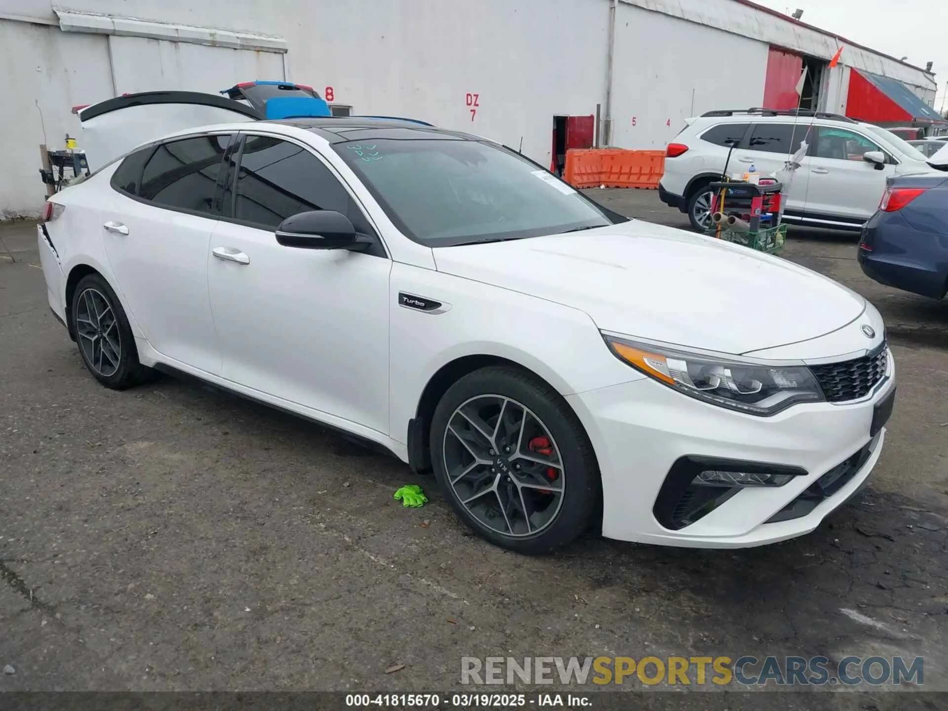 1 Photograph of a damaged car 5XXGW4L24KG313474 KIA OPTIMA 2019