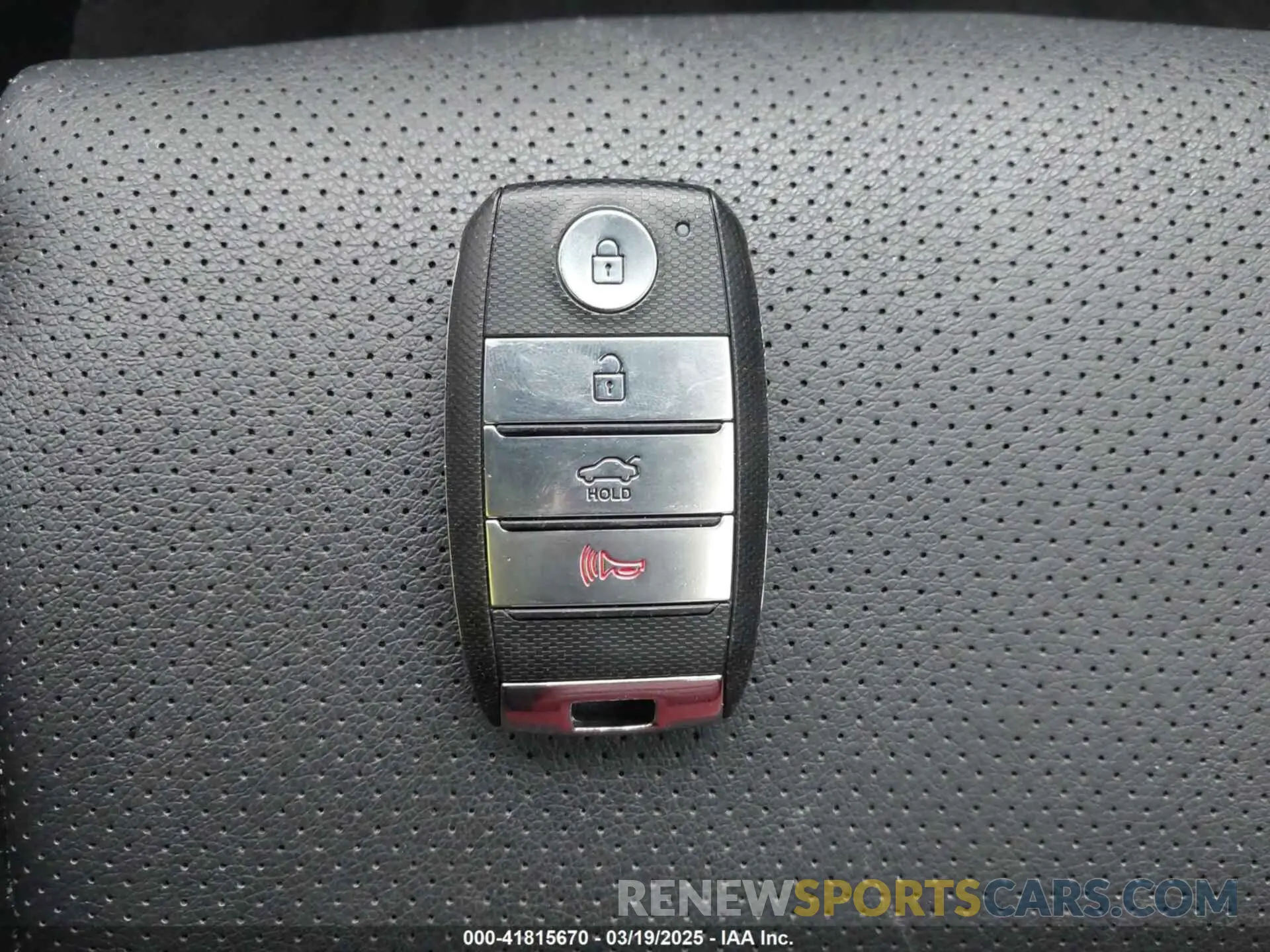 11 Photograph of a damaged car 5XXGW4L24KG313474 KIA OPTIMA 2019