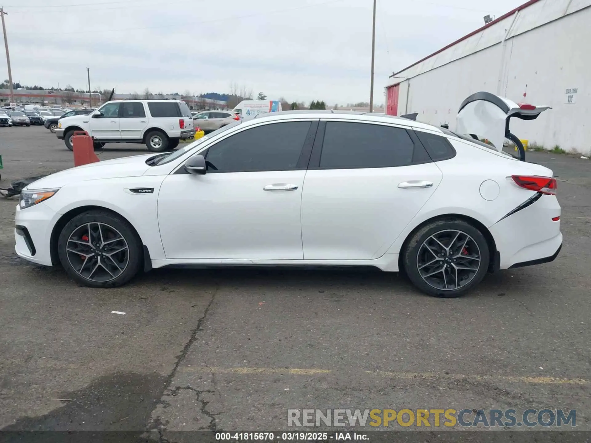 14 Photograph of a damaged car 5XXGW4L24KG313474 KIA OPTIMA 2019