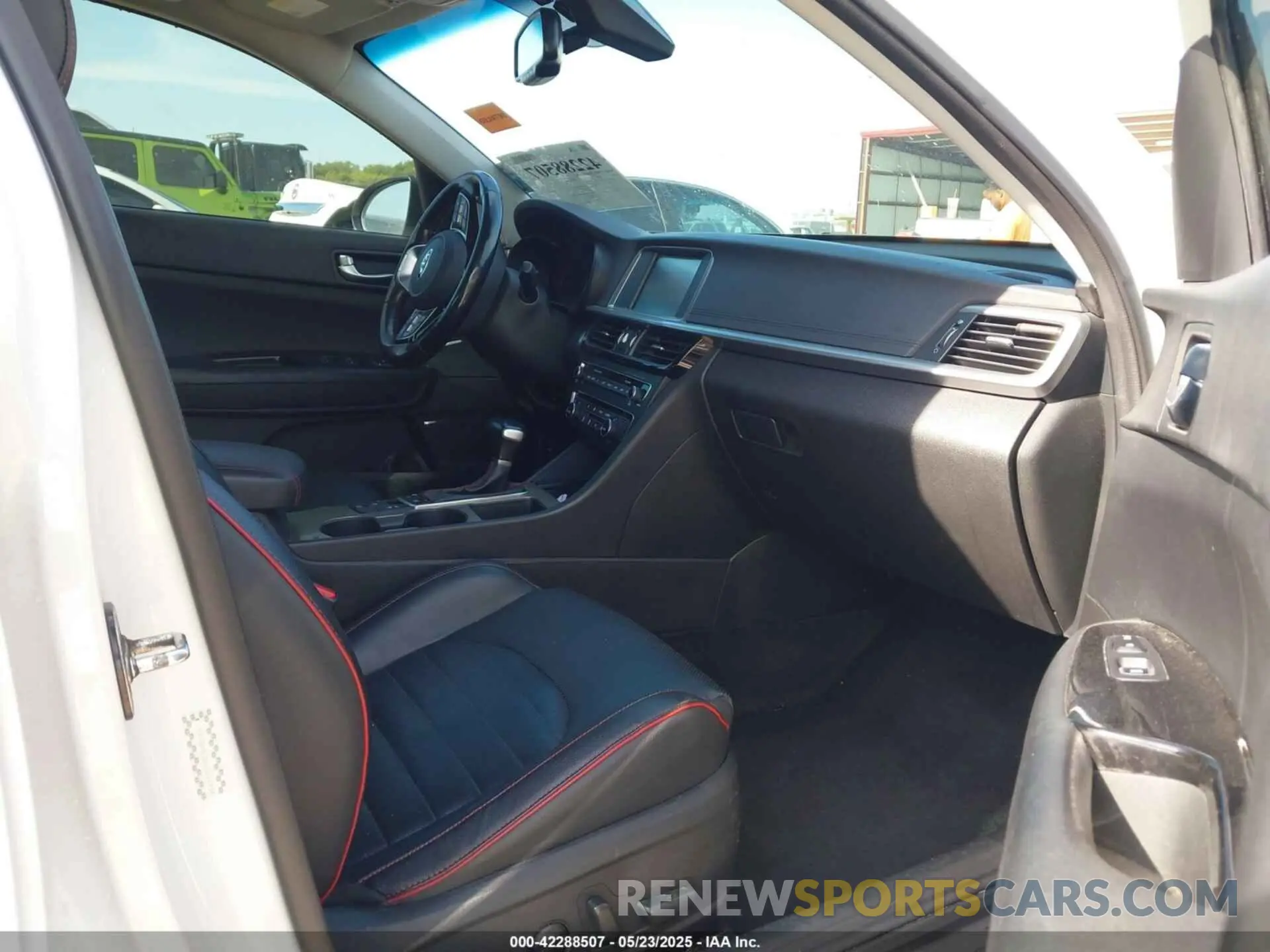 5 Photograph of a damaged car 5XXGW4L2XKG361934 KIA OPTIMA 2019