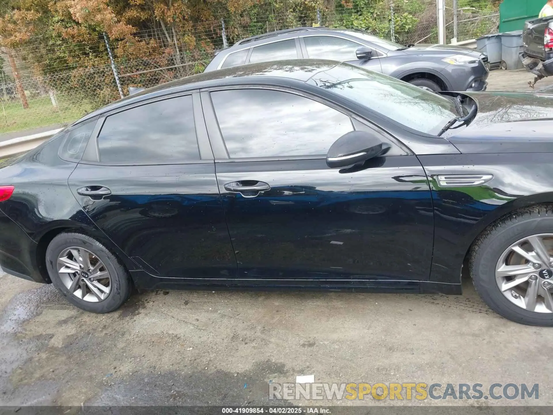 13 Photograph of a damaged car 5XXGT4L30LG384397 KIA OPTIMA 2020
