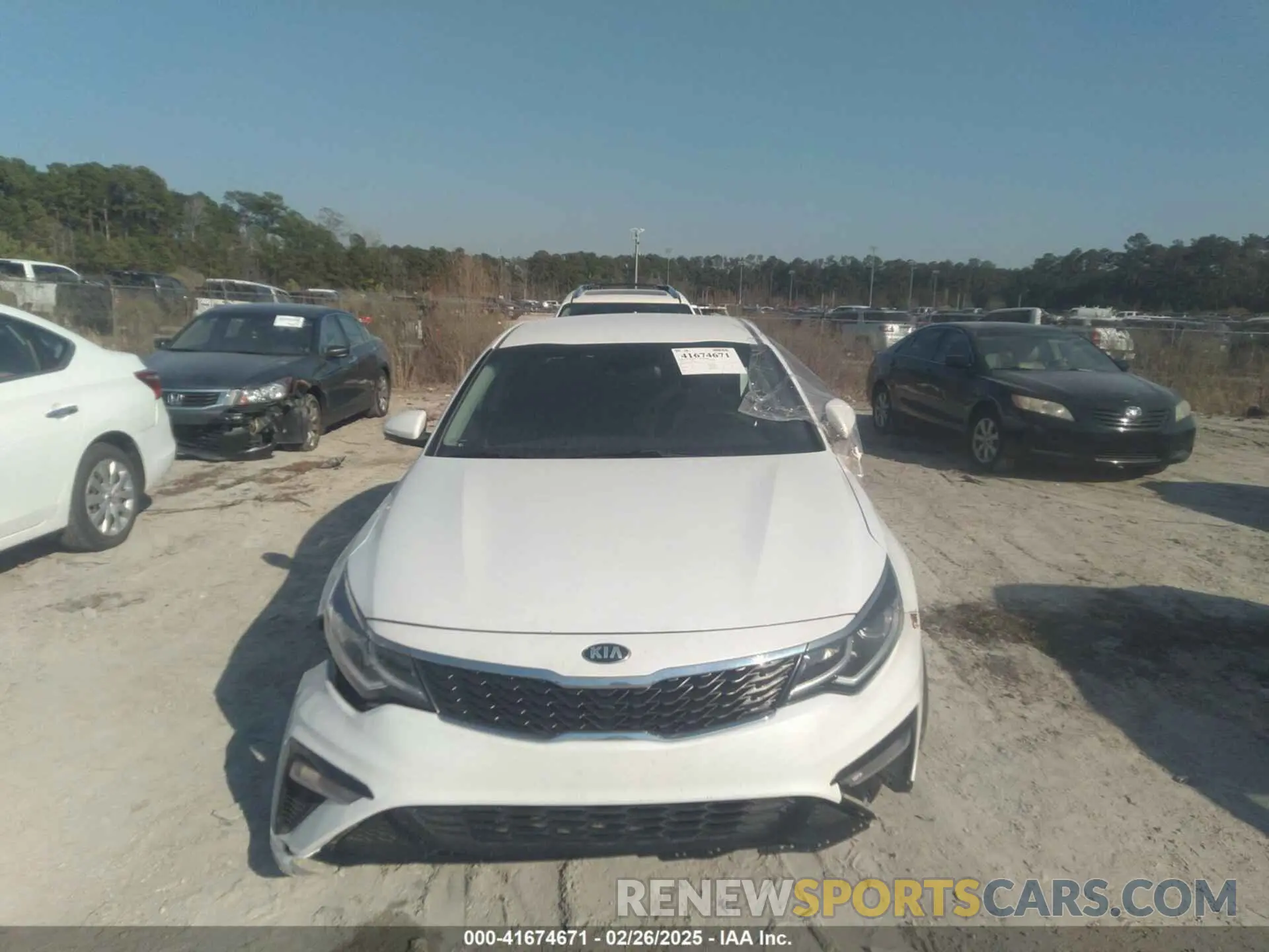 11 Photograph of a damaged car 5XXGT4L30LG384660 KIA OPTIMA 2020