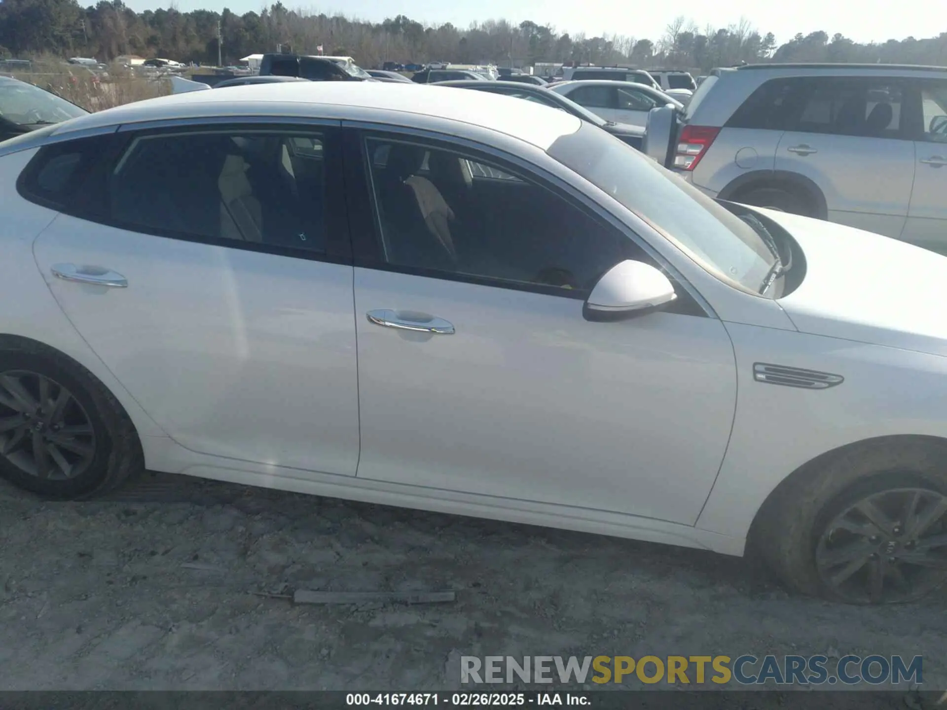 12 Photograph of a damaged car 5XXGT4L30LG384660 KIA OPTIMA 2020
