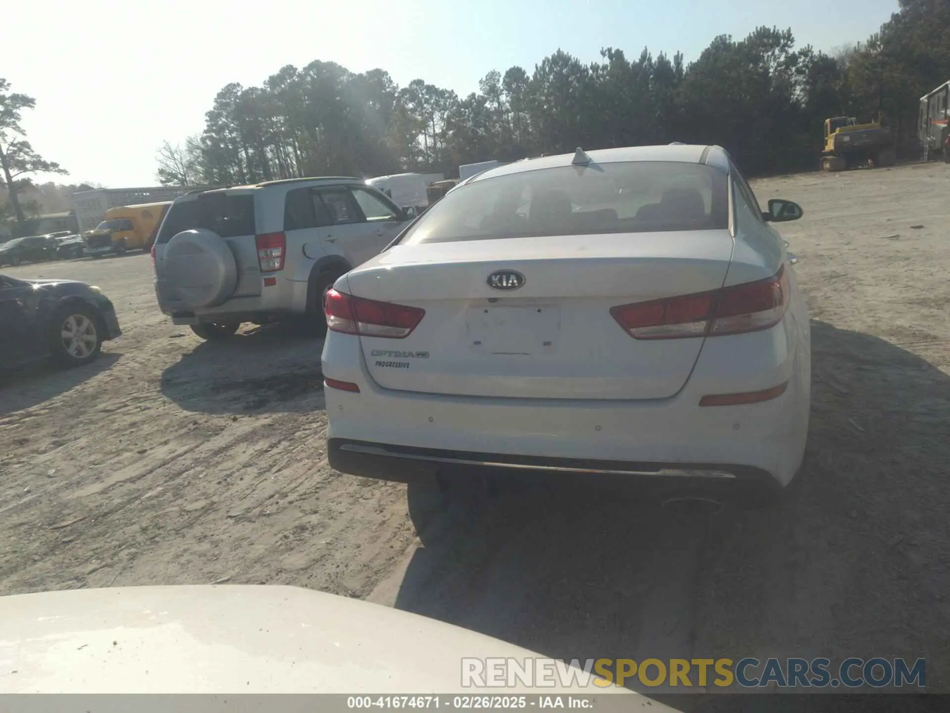 15 Photograph of a damaged car 5XXGT4L30LG384660 KIA OPTIMA 2020
