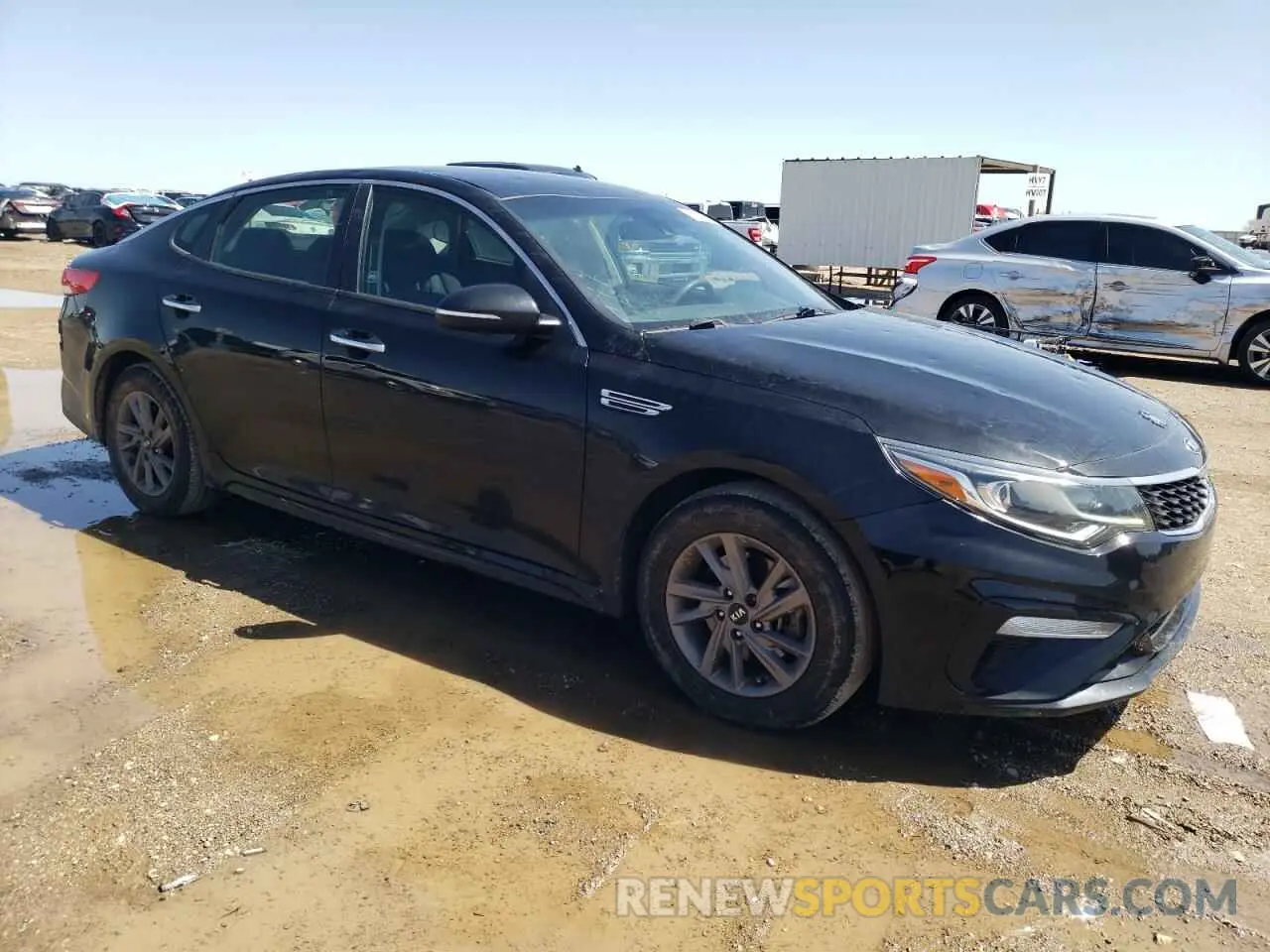 4 Photograph of a damaged car 5XXGT4L30LG387994 KIA OPTIMA 2020