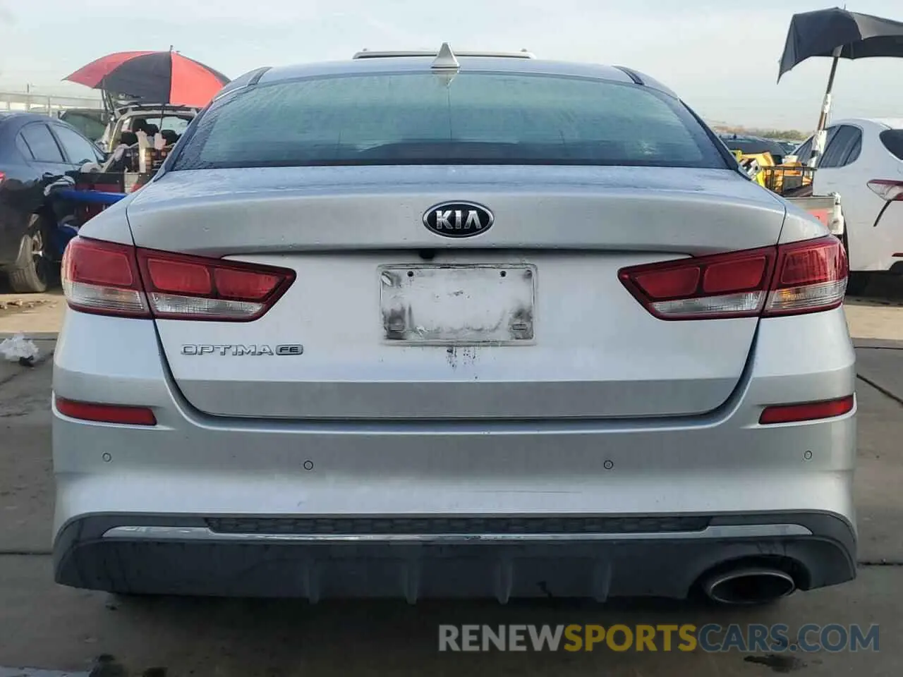 6 Photograph of a damaged car 5XXGT4L30LG389034 KIA OPTIMA 2020