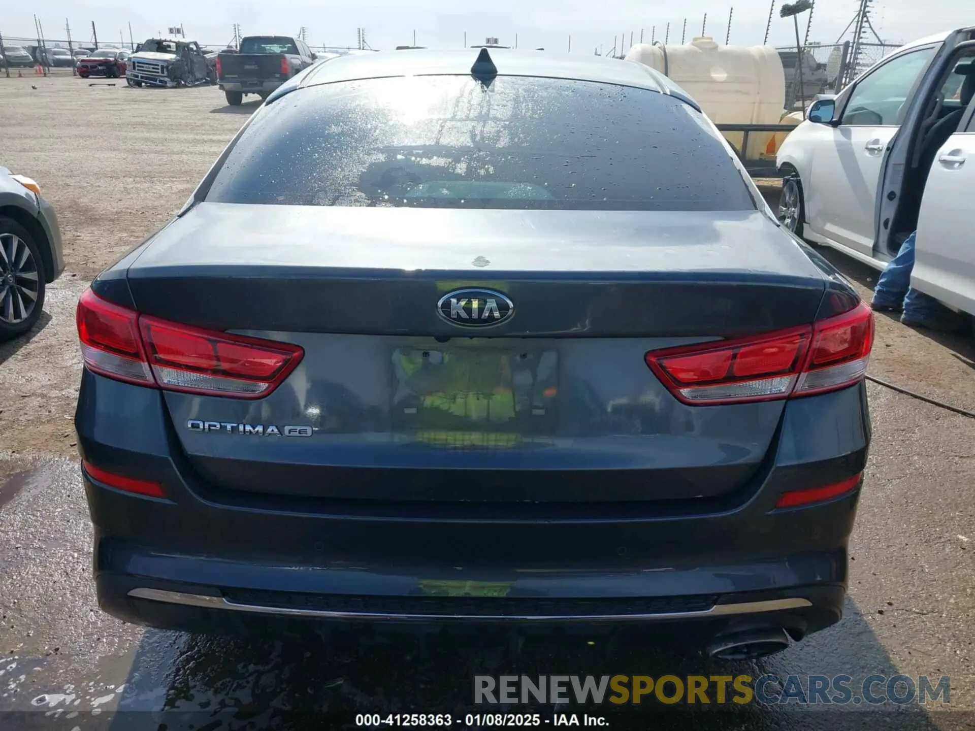 16 Photograph of a damaged car 5XXGT4L30LG393181 KIA OPTIMA 2020