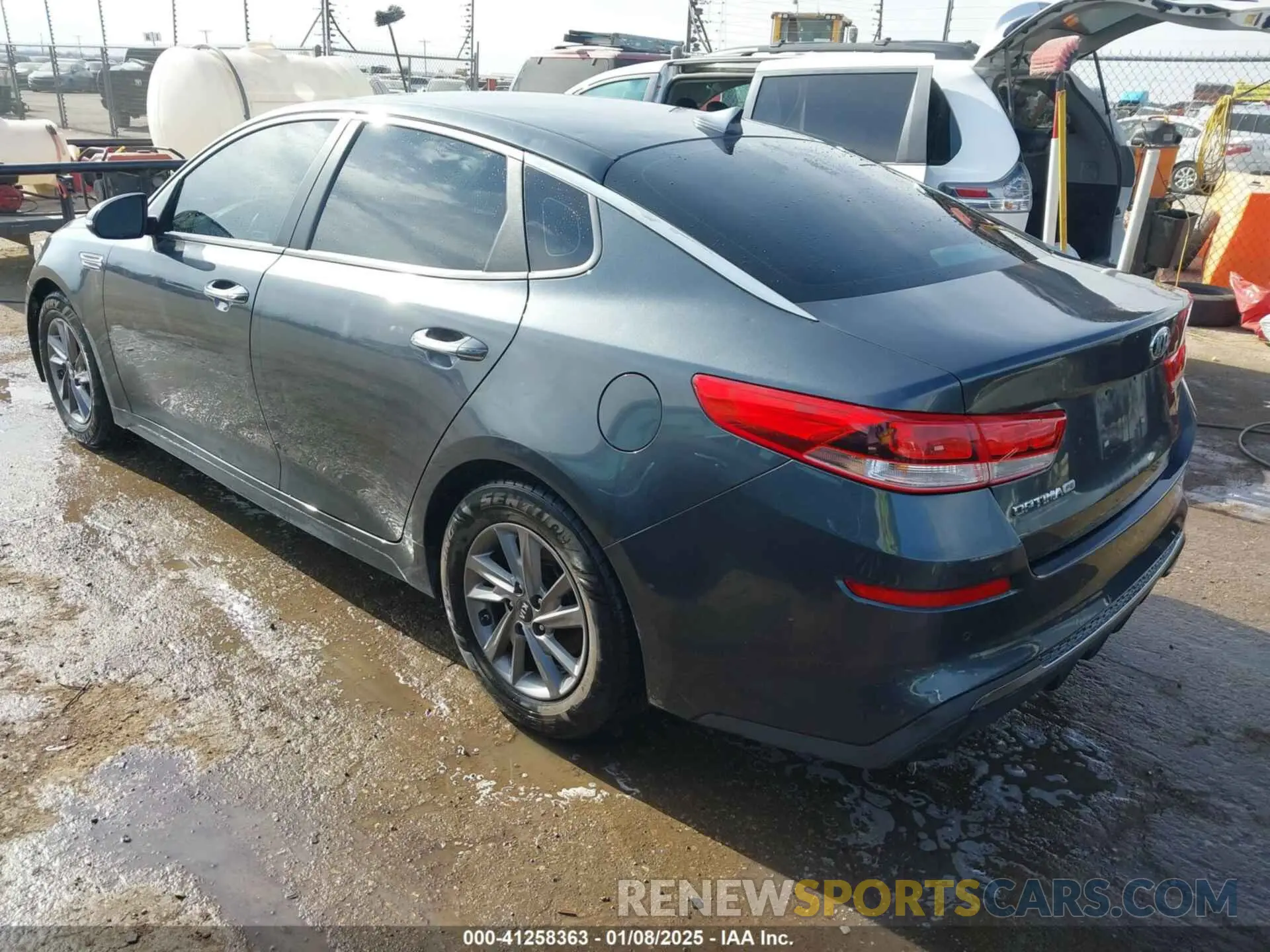 3 Photograph of a damaged car 5XXGT4L30LG393181 KIA OPTIMA 2020