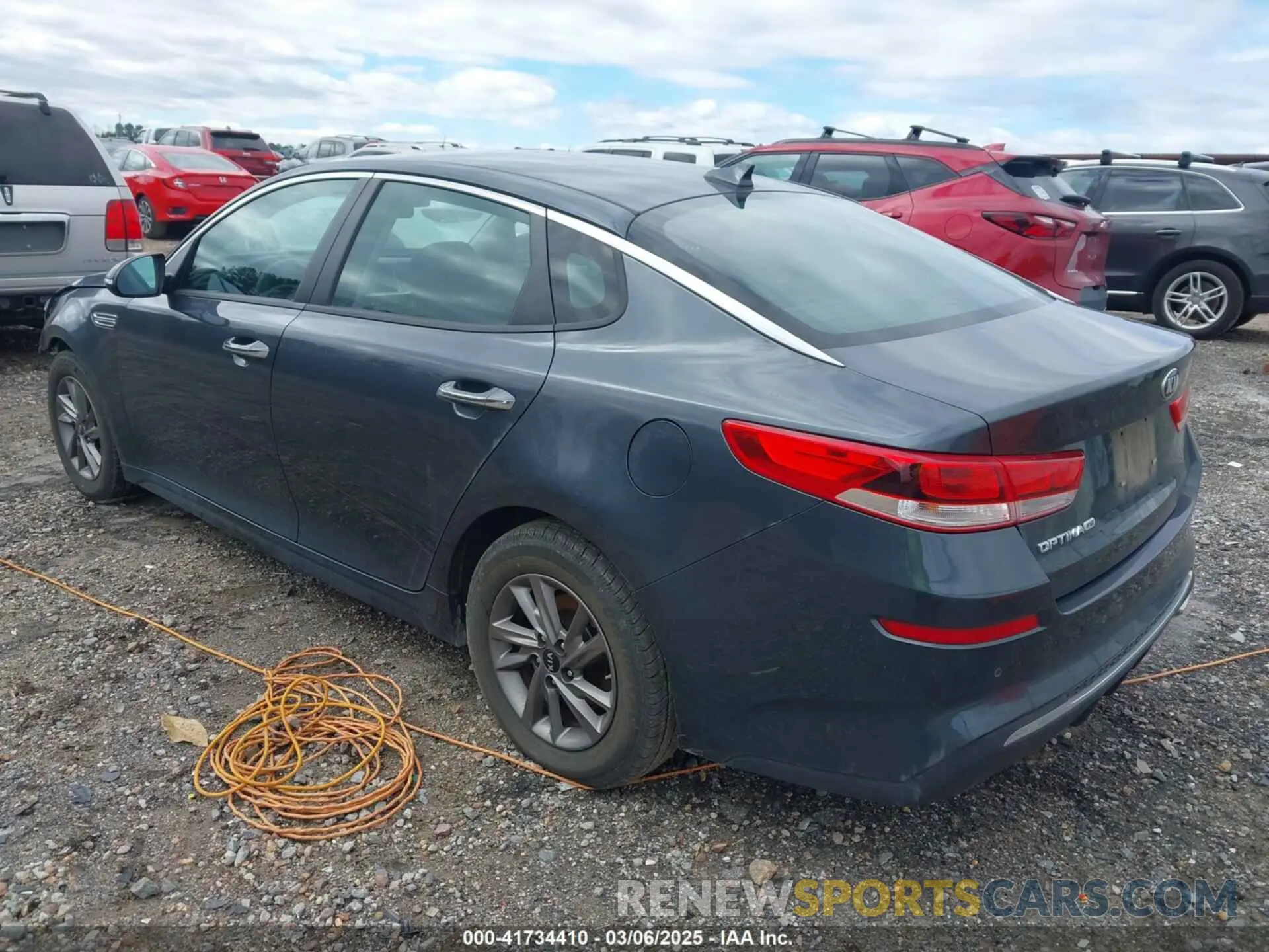3 Photograph of a damaged car 5XXGT4L30LG393598 KIA OPTIMA 2020