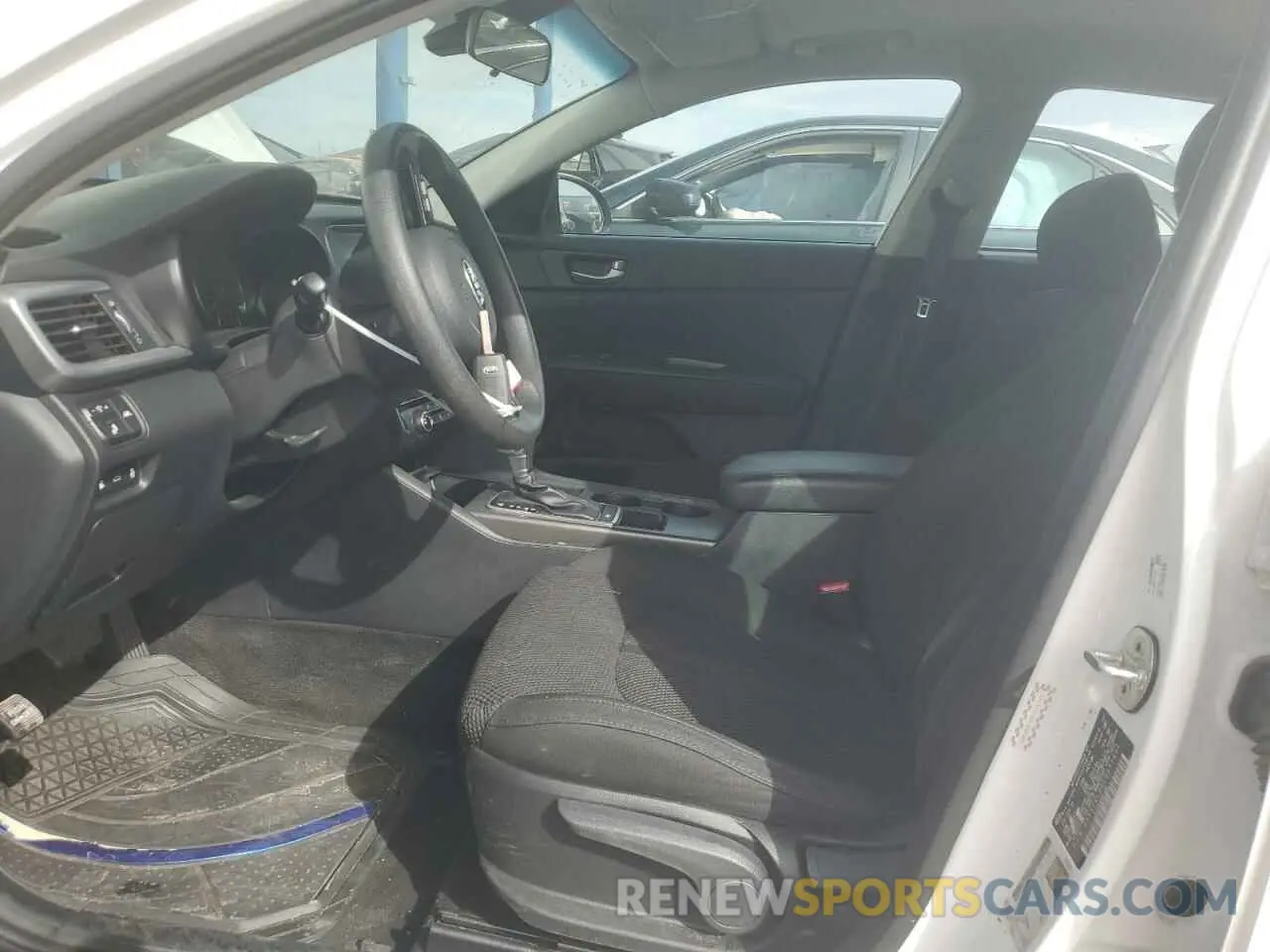 7 Photograph of a damaged car 5XXGT4L30LG393651 KIA OPTIMA 2020