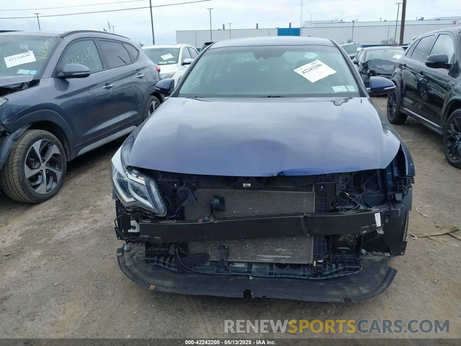 12 Photograph of a damaged car 5XXGT4L30LG396033 KIA OPTIMA 2020