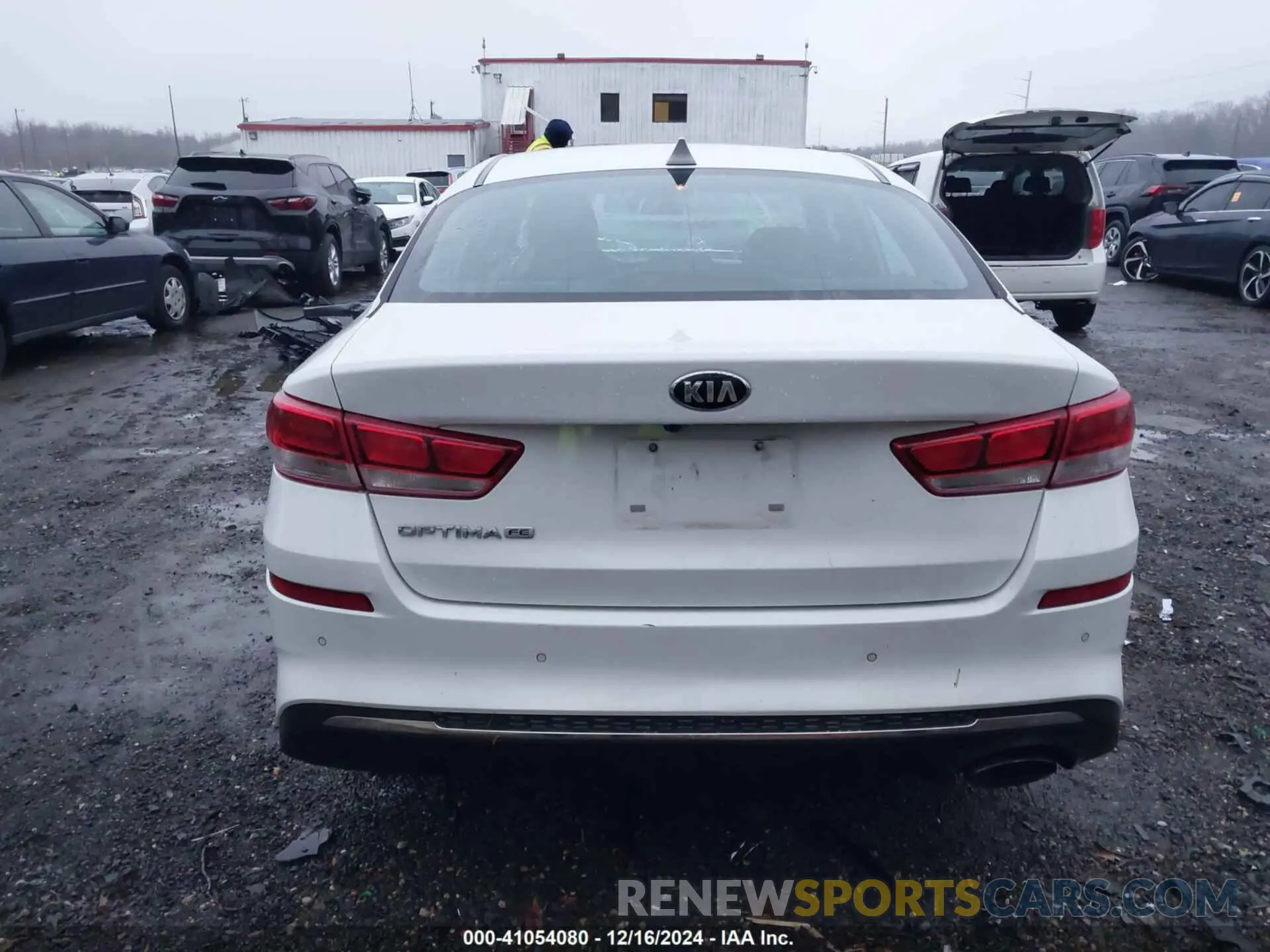 16 Photograph of a damaged car 5XXGT4L30LG407841 KIA OPTIMA 2020