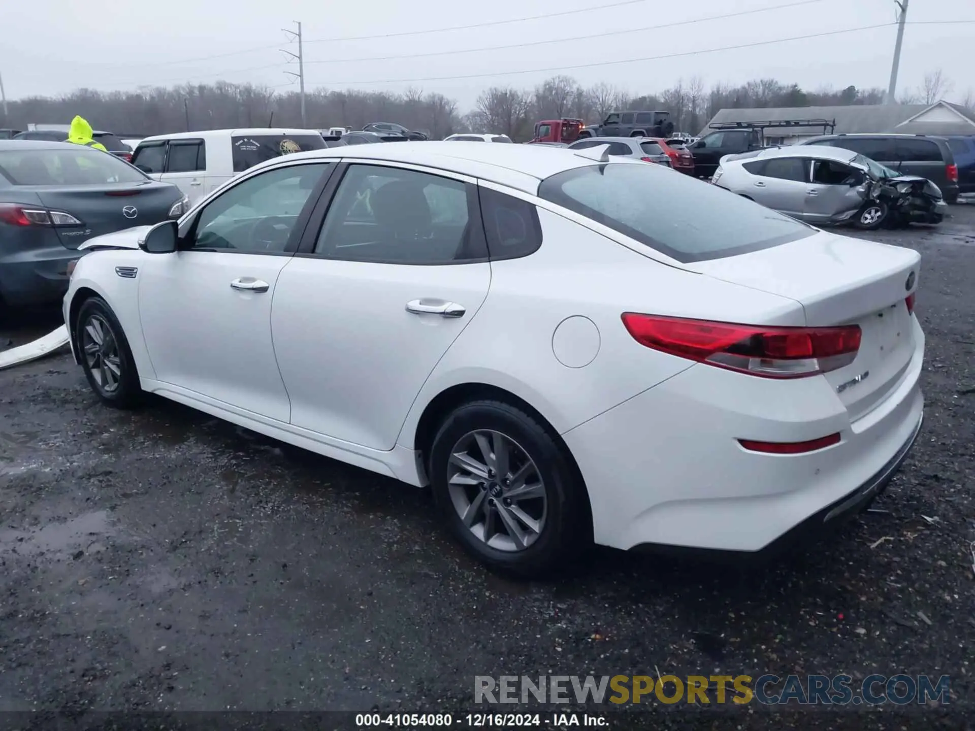 3 Photograph of a damaged car 5XXGT4L30LG407841 KIA OPTIMA 2020