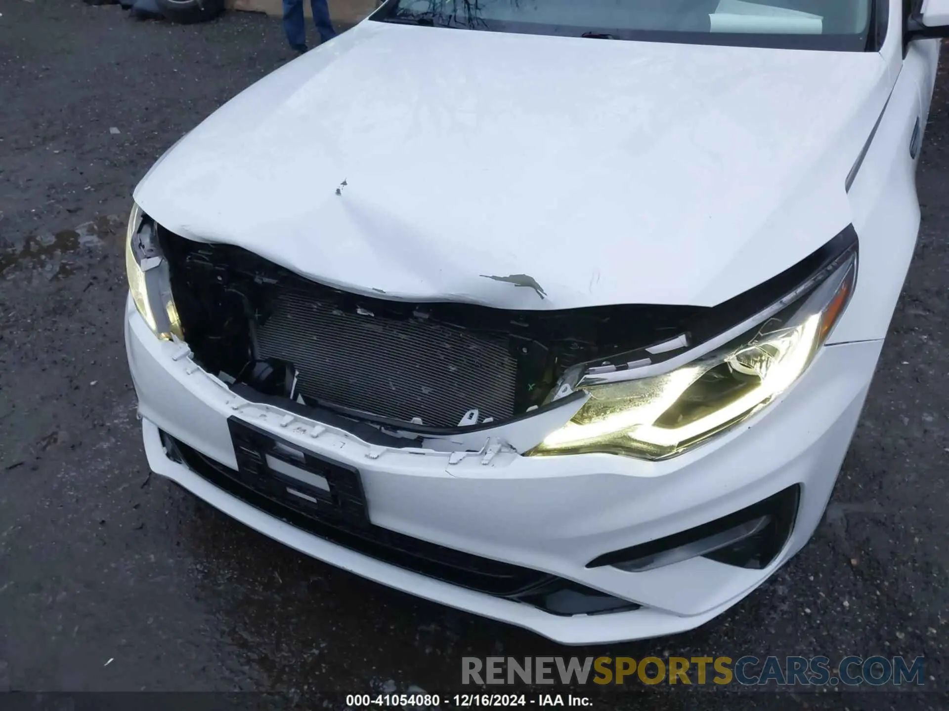 6 Photograph of a damaged car 5XXGT4L30LG407841 KIA OPTIMA 2020