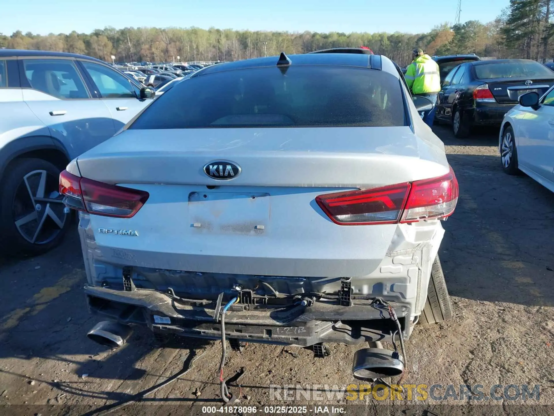 16 Photograph of a damaged car 5XXGT4L30LG440046 KIA OPTIMA 2020