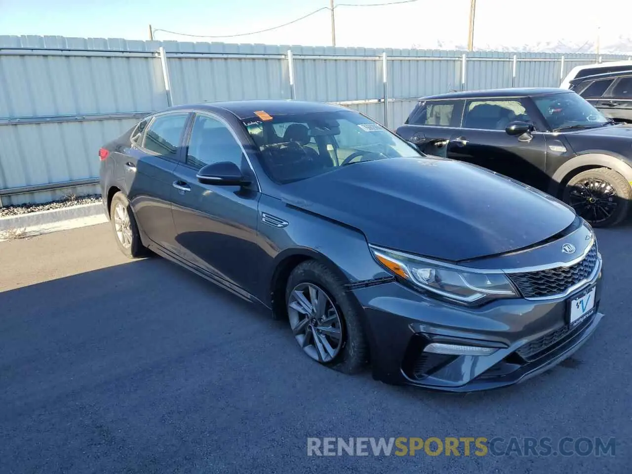 4 Photograph of a damaged car 5XXGT4L31LG289091 KIA OPTIMA 2020