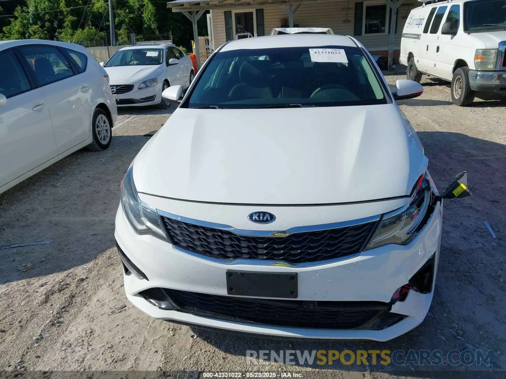 12 Photograph of a damaged car 5XXGT4L31LG380634 KIA OPTIMA 2020