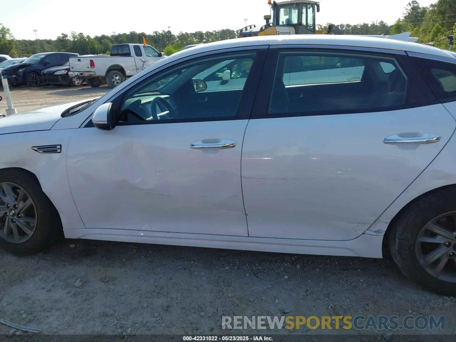 14 Photograph of a damaged car 5XXGT4L31LG380634 KIA OPTIMA 2020